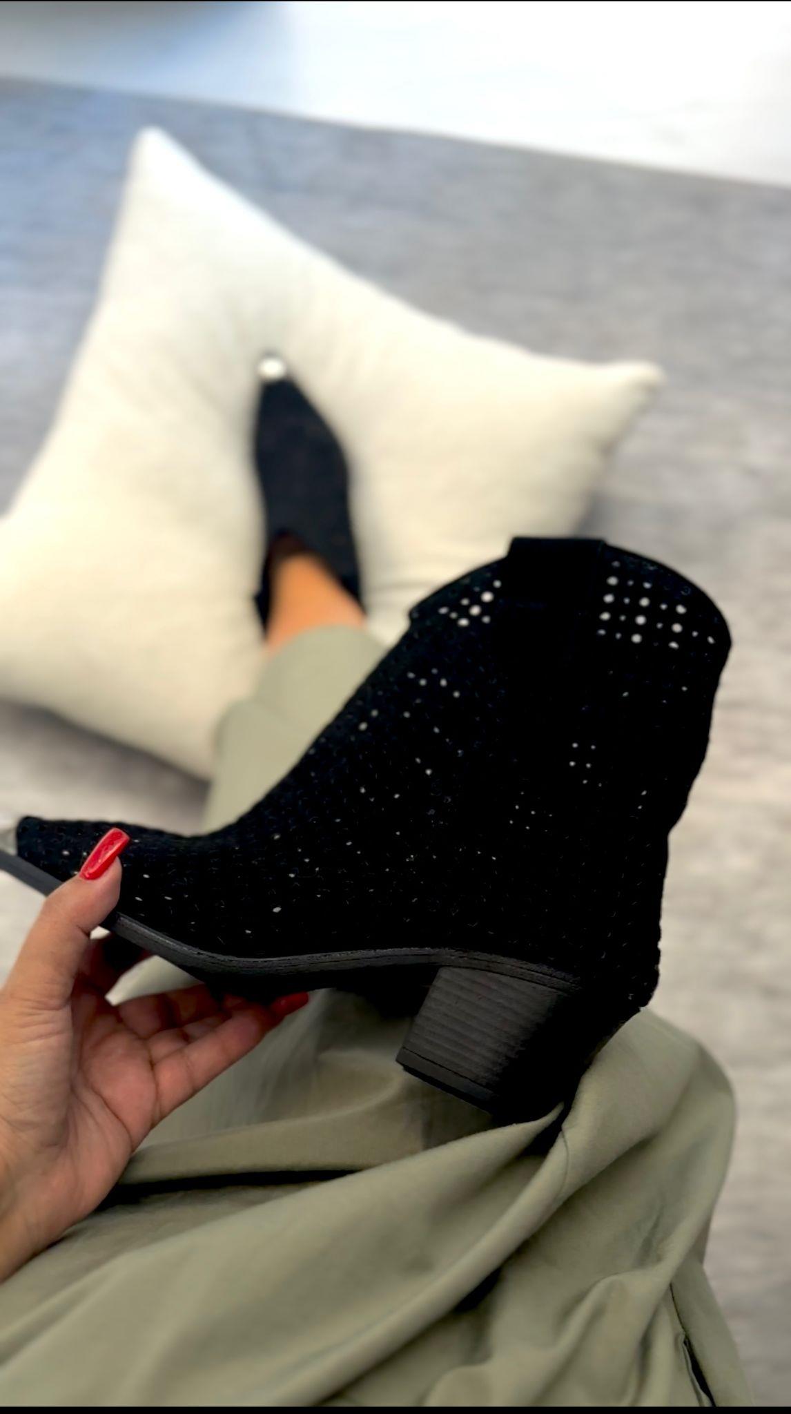 Belinda Siyah Süet Dallas Bot