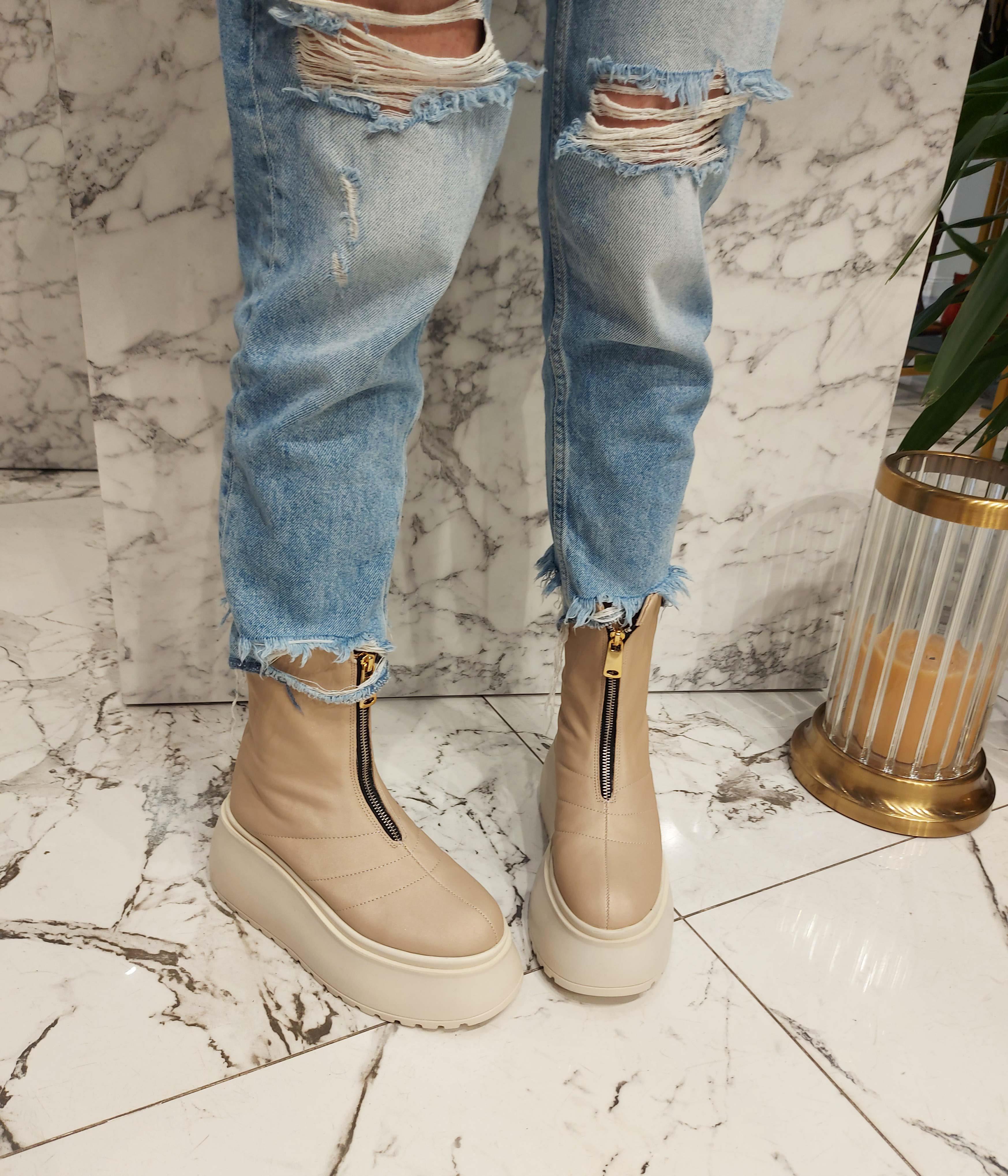 Bolt Ten Fermuar Detaylı Postal