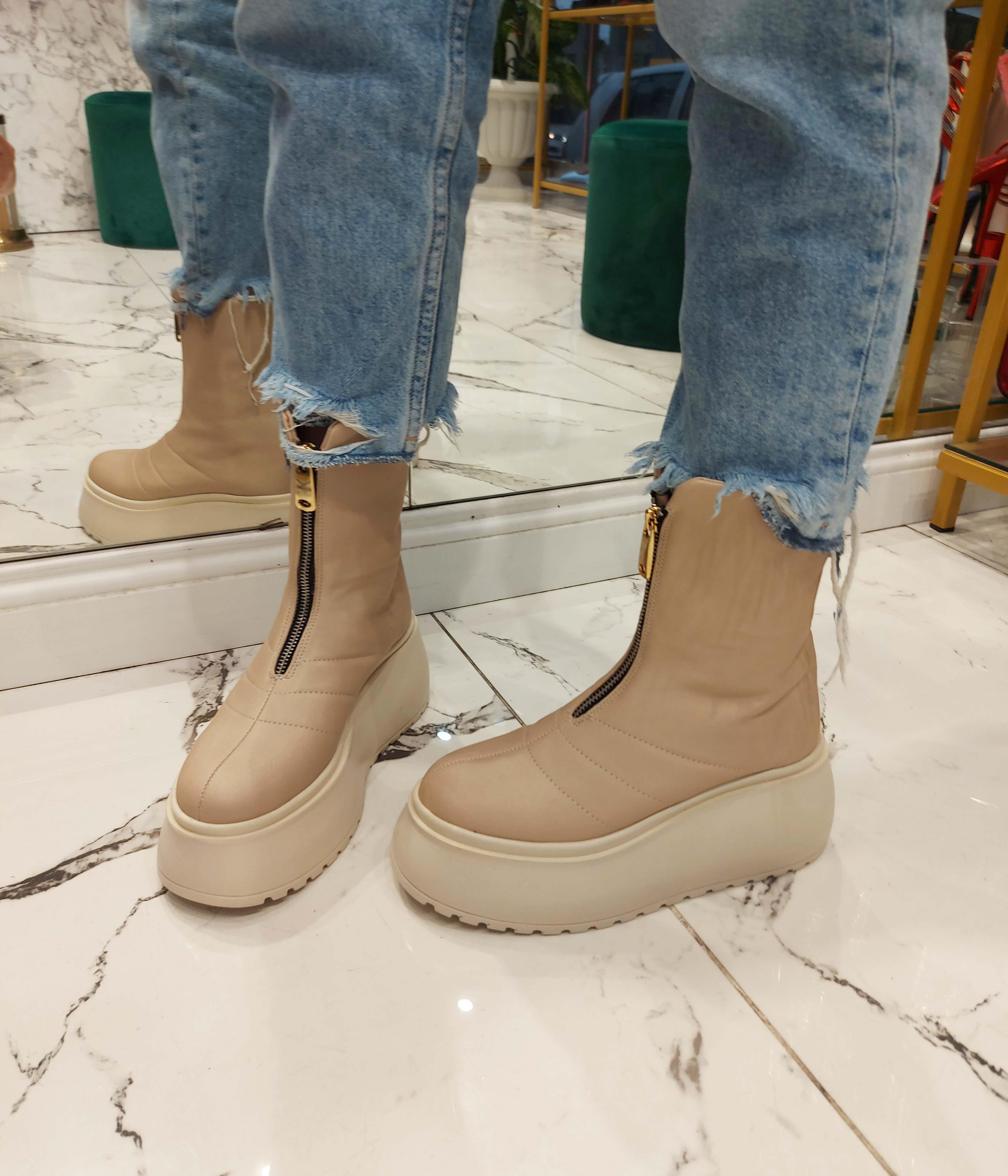 Bolt Ten Fermuar Detaylı Postal