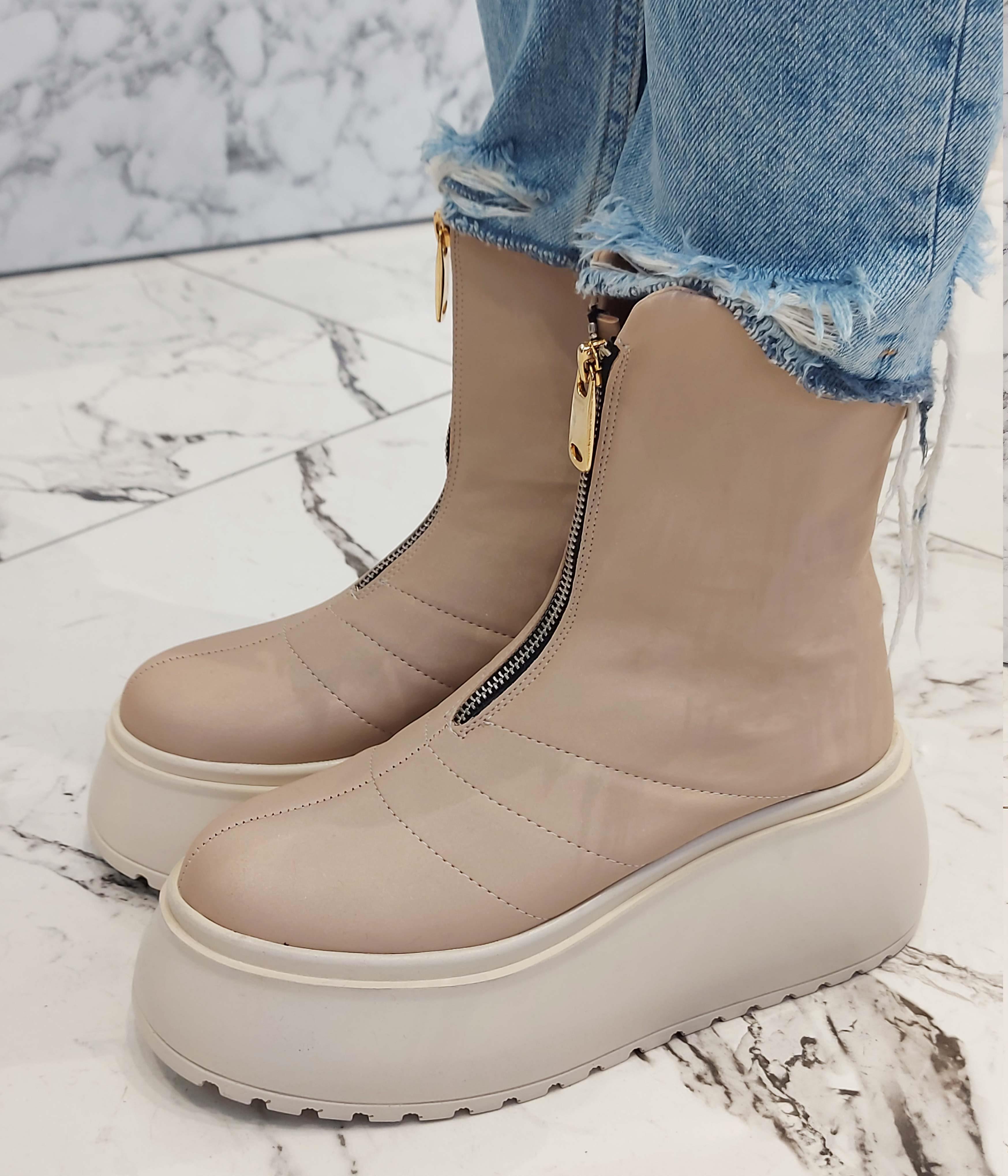 Bolt Ten Fermuar Detaylı Postal