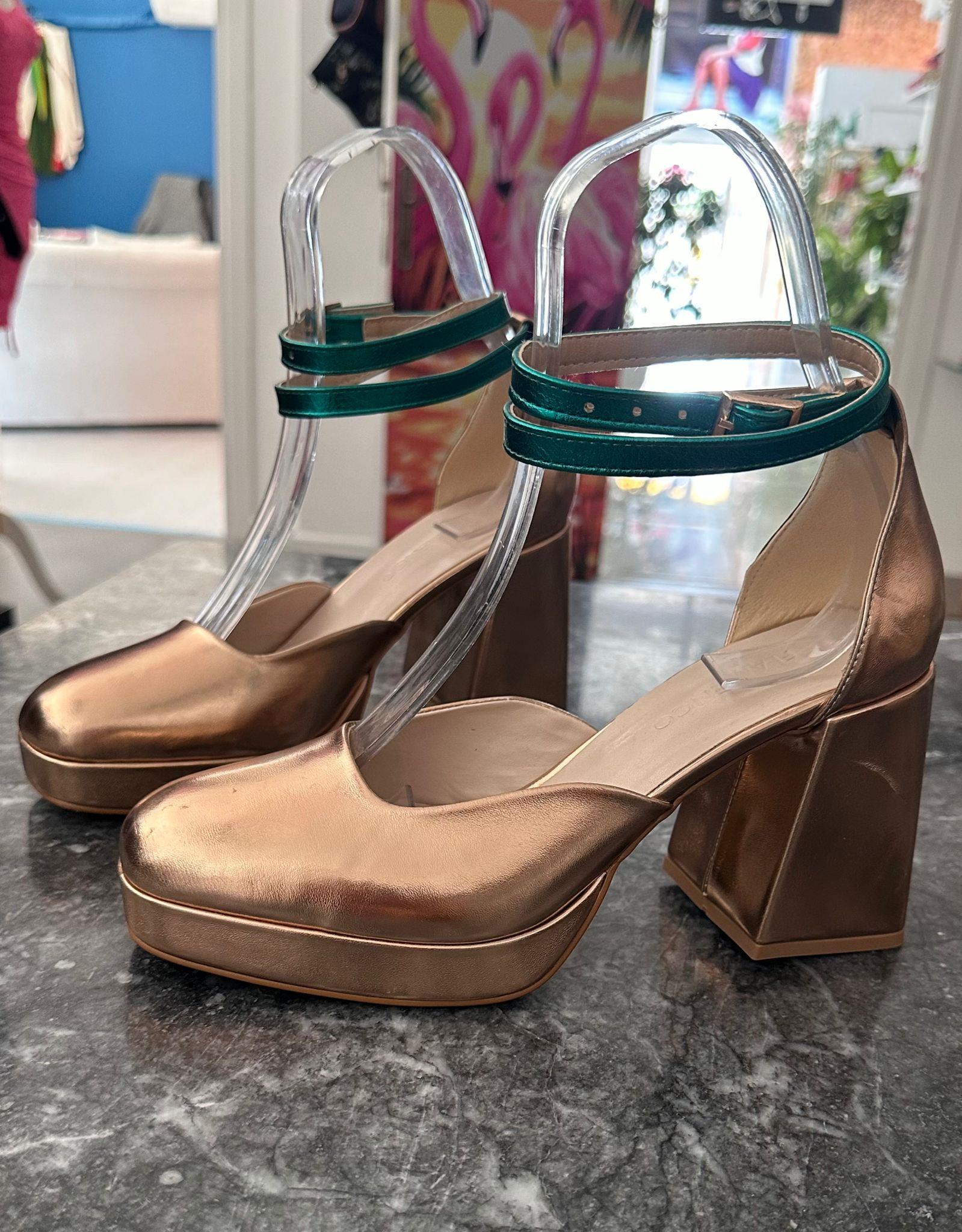 Bronz Yeşil Kemer Detaylı Platformlu Sandalet 