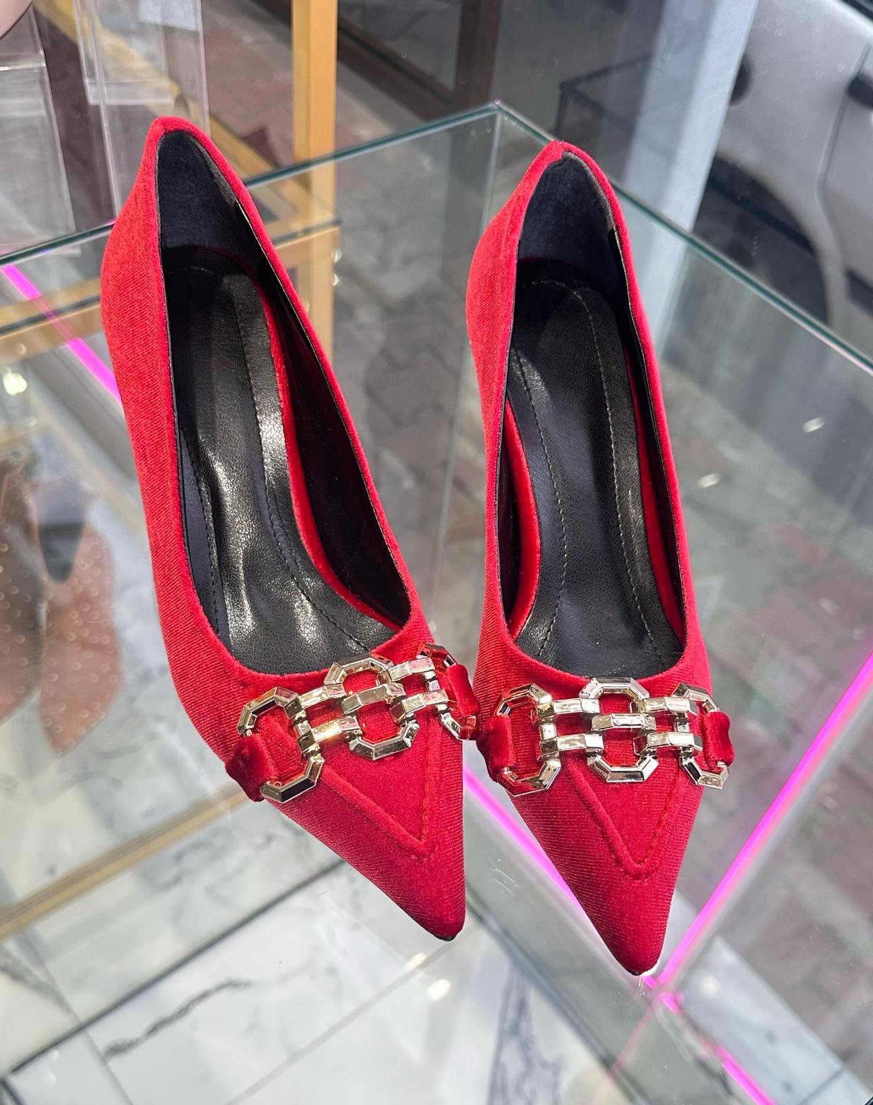 Chance Kırmızı Kadife Aksesuar Detaylı Stiletto