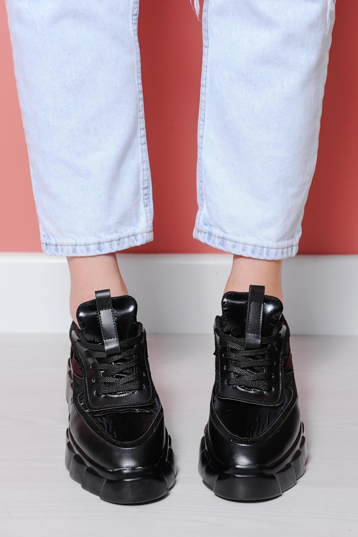 Elen Siyah Bağcıklı Sneakers 