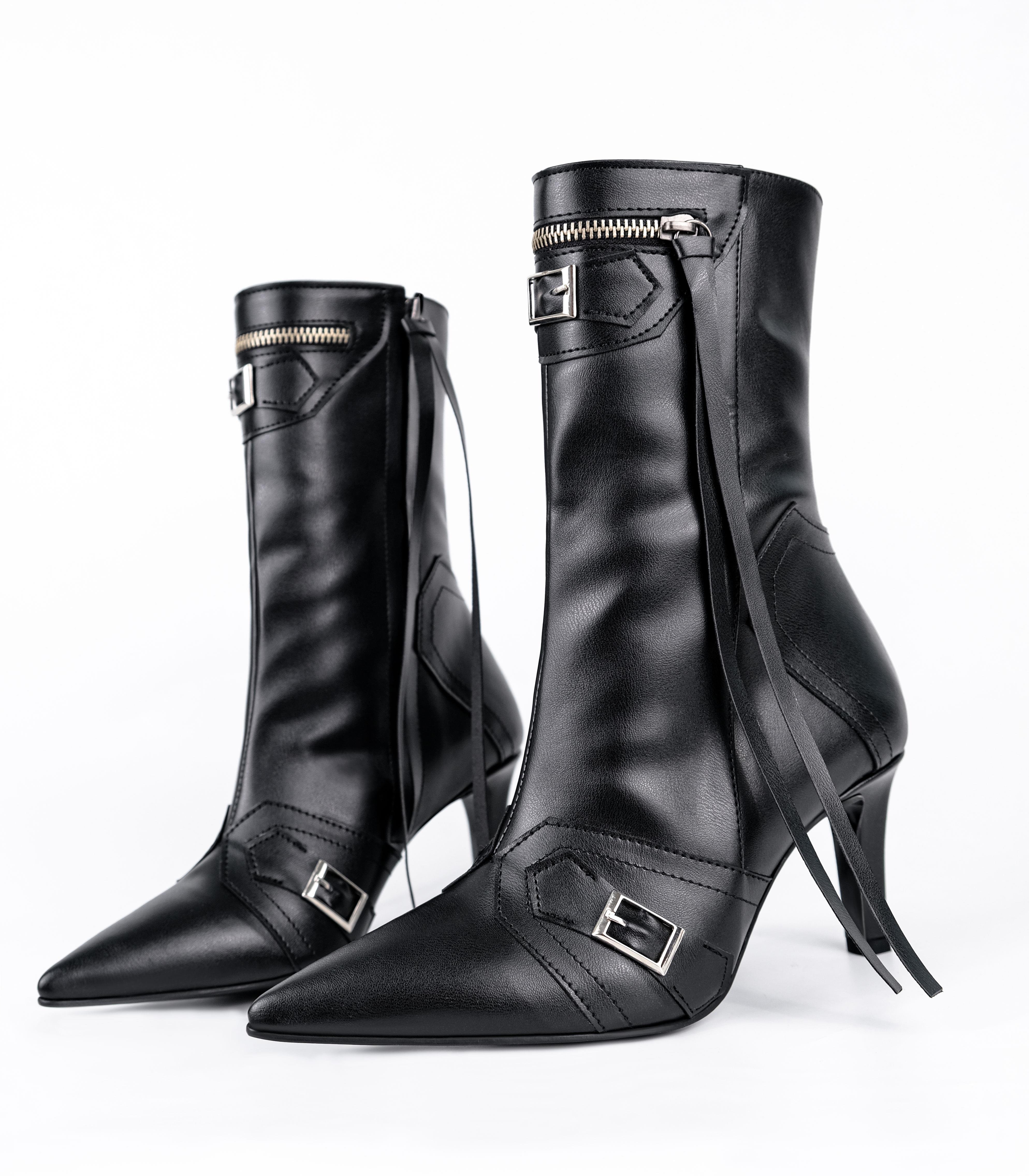 ELLİE Black Matte Leather Pointy Toe Boots