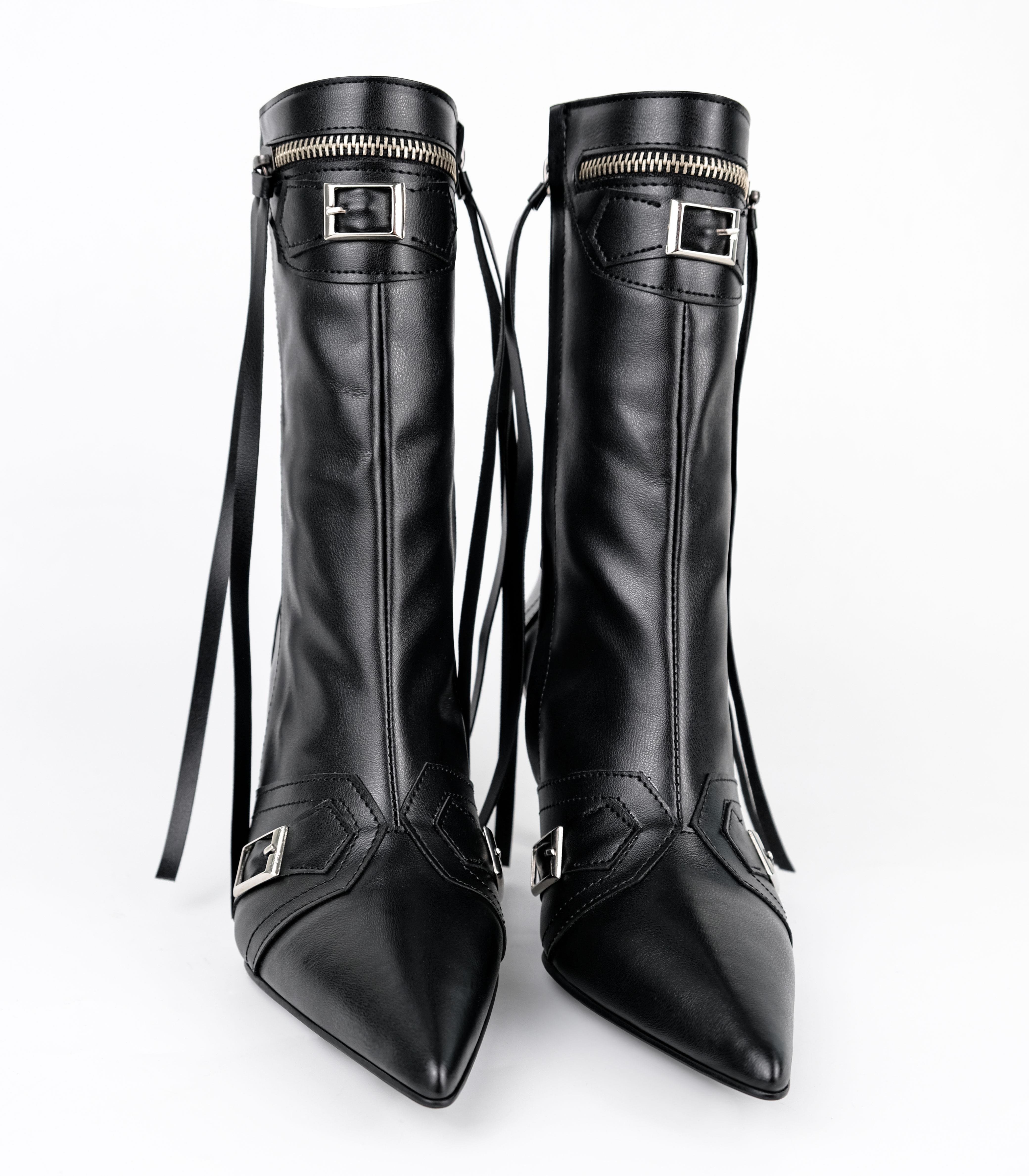 ELLİE Black Matte Leather Pointy Toe Boots