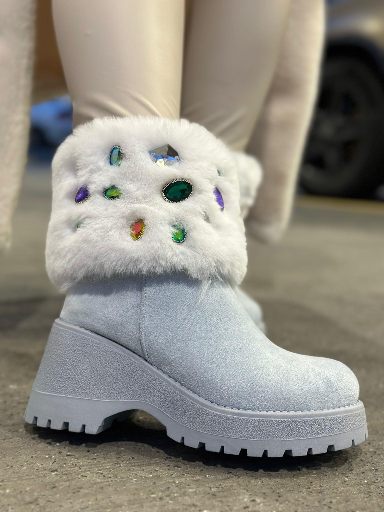 Harmon Bebe Mavi Kürk & Taş Detaylı Bot 