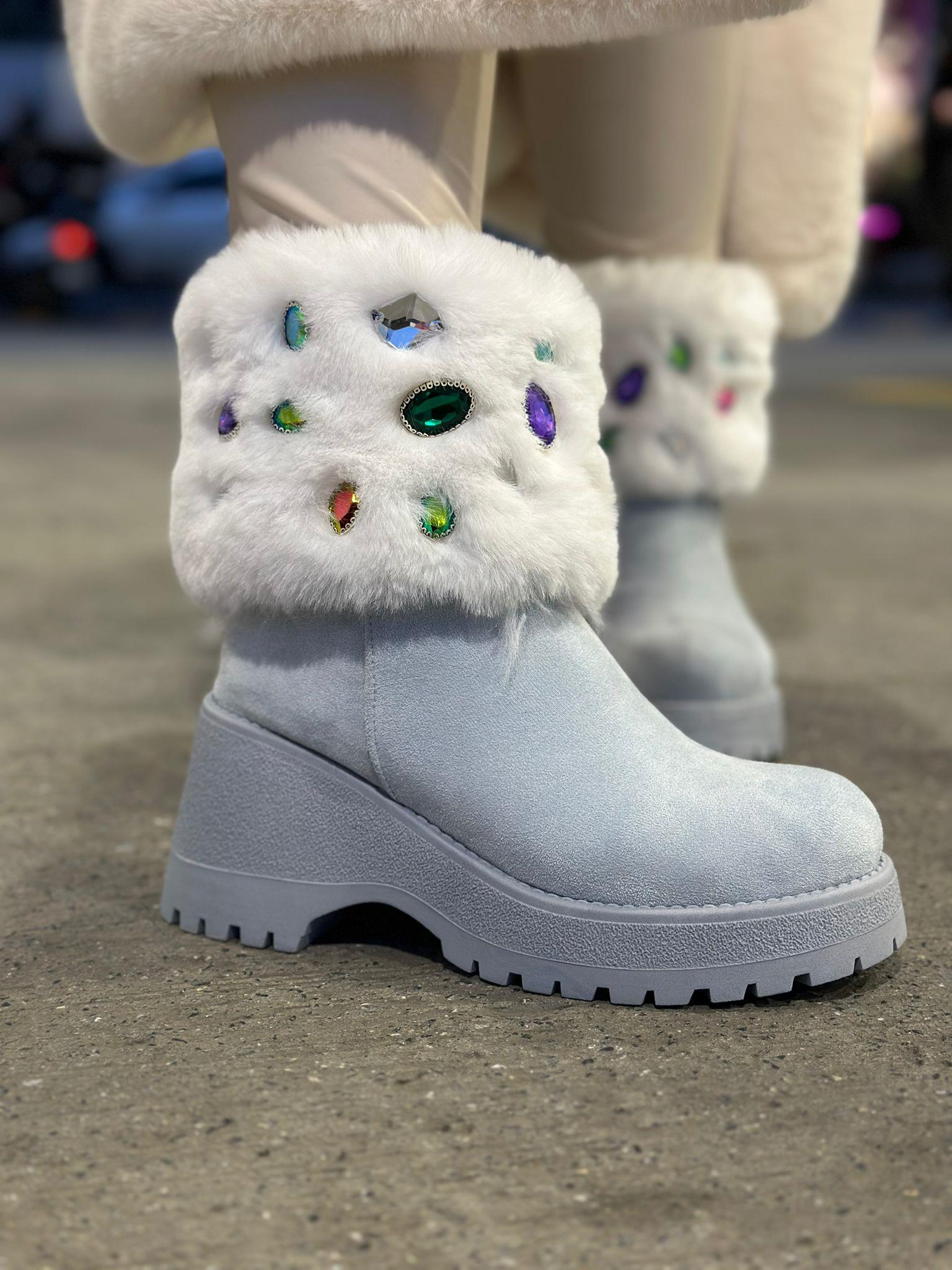 Harmon Bebe Mavi Kürk & Taş Detaylı Bot 