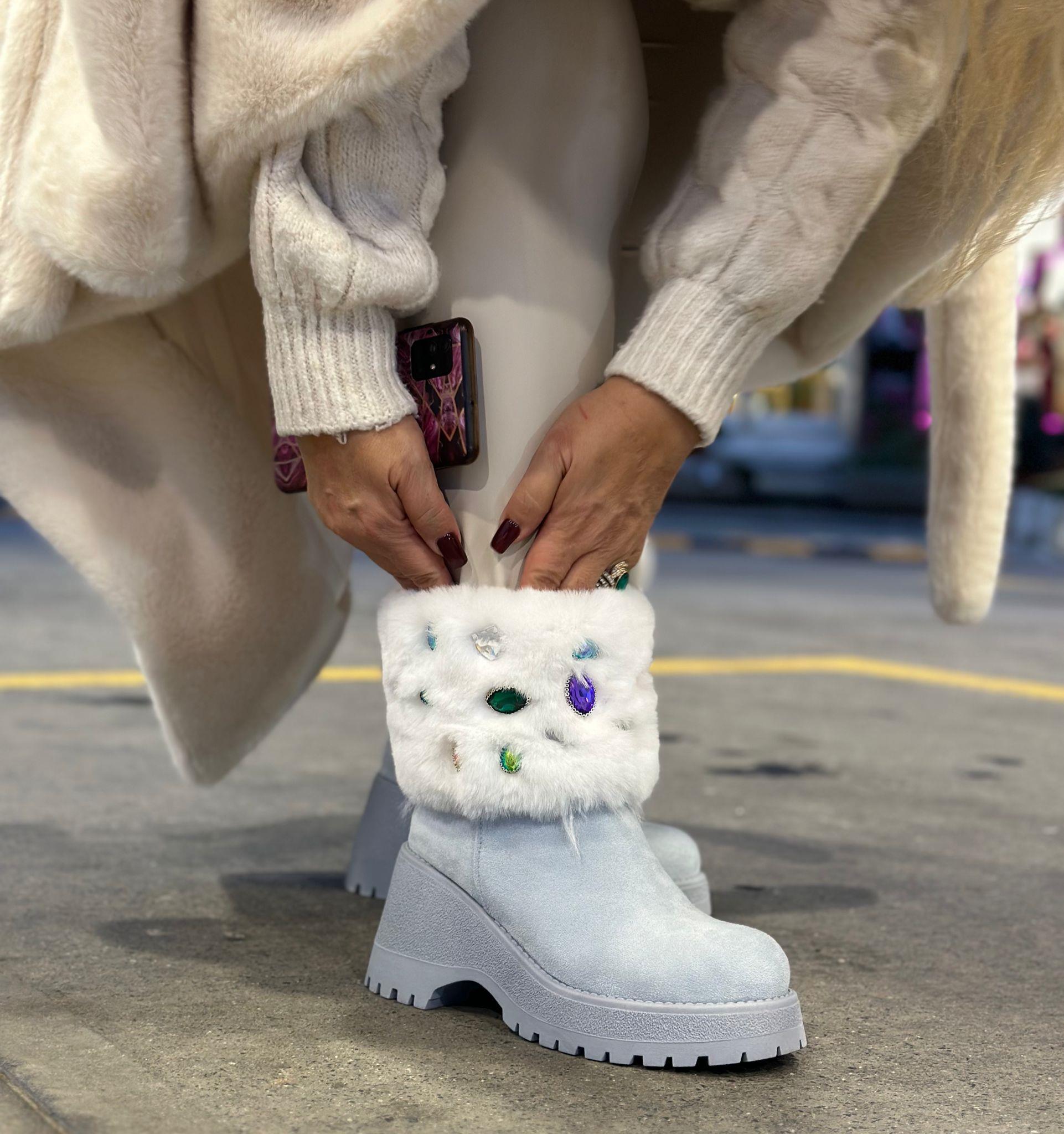 Harmon Bebe Mavi Kürk & Taş Detaylı Bot 