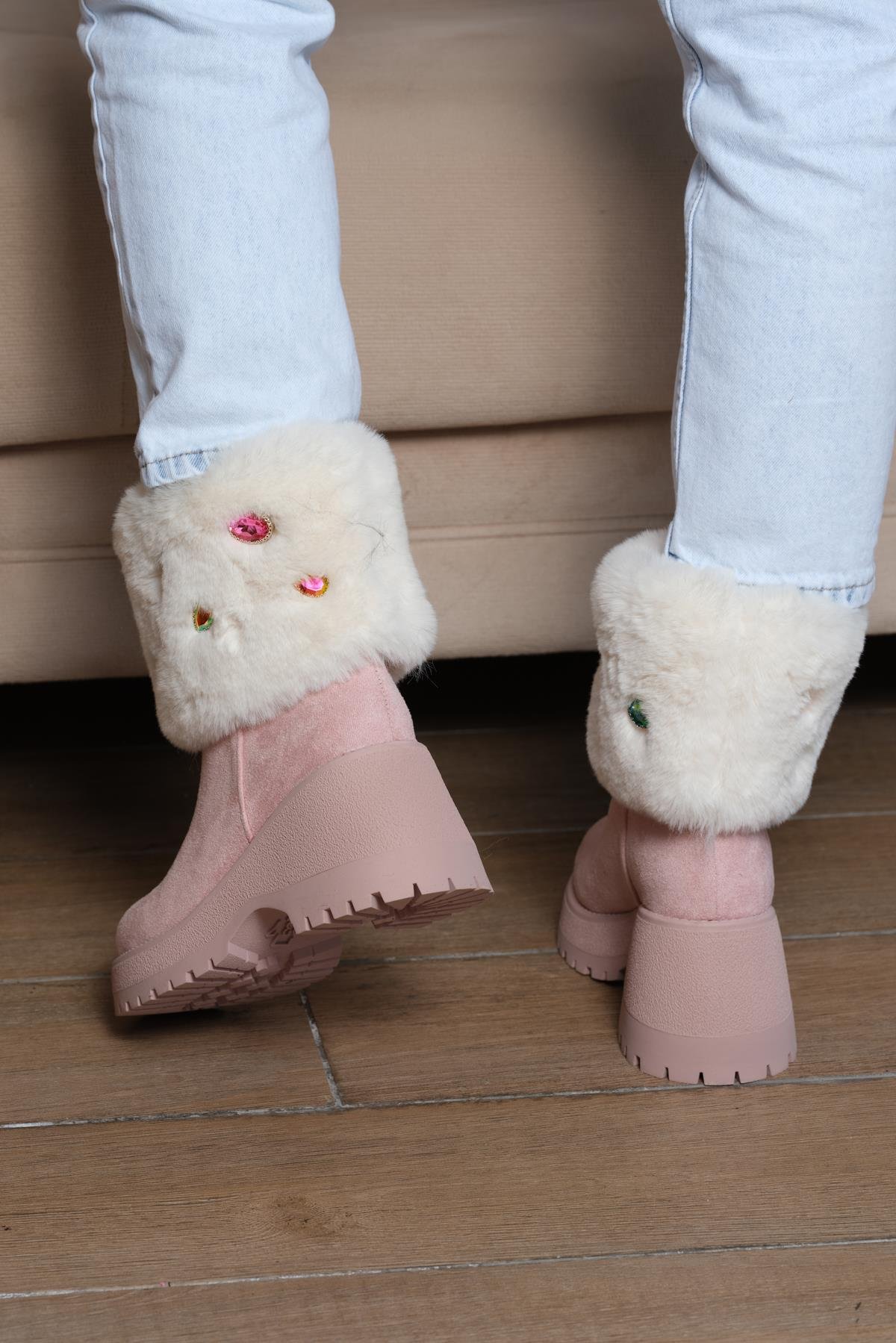 Harmon Pembe Kürk & Taş Detaylı Bot 