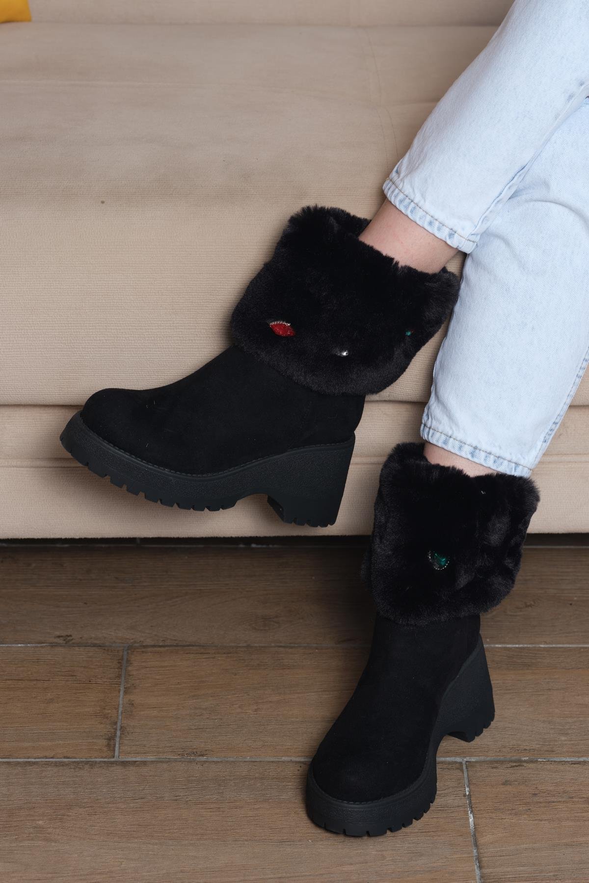 Harmon Siyah Kürk & Taş Detaylı Bot 