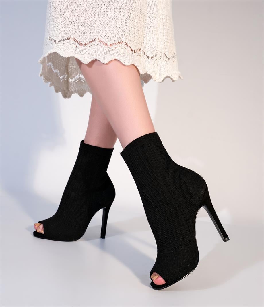 James Siyah Triko Sandalet 