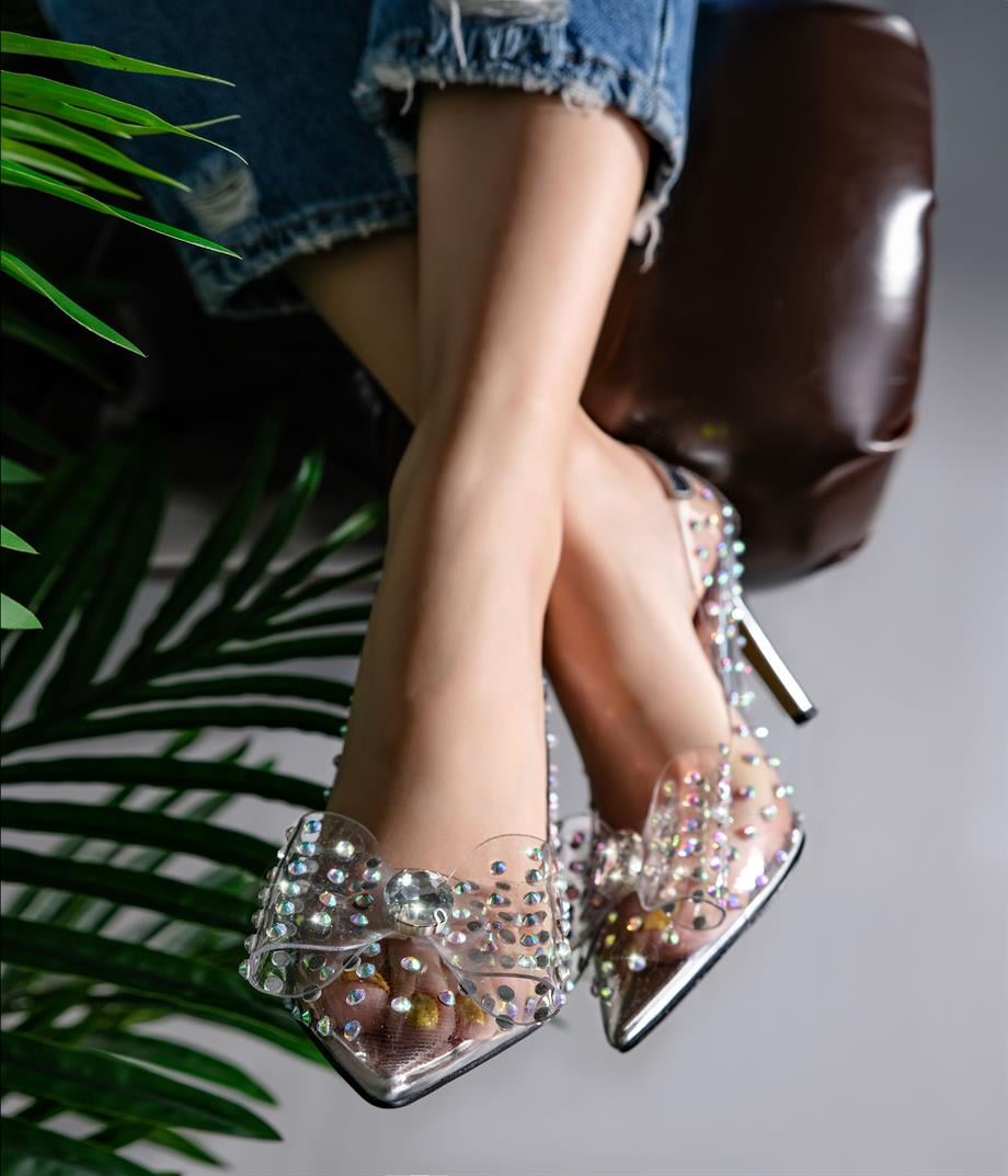 Karen Gümüş Şeffaf Taş Detaylı Stiletto 