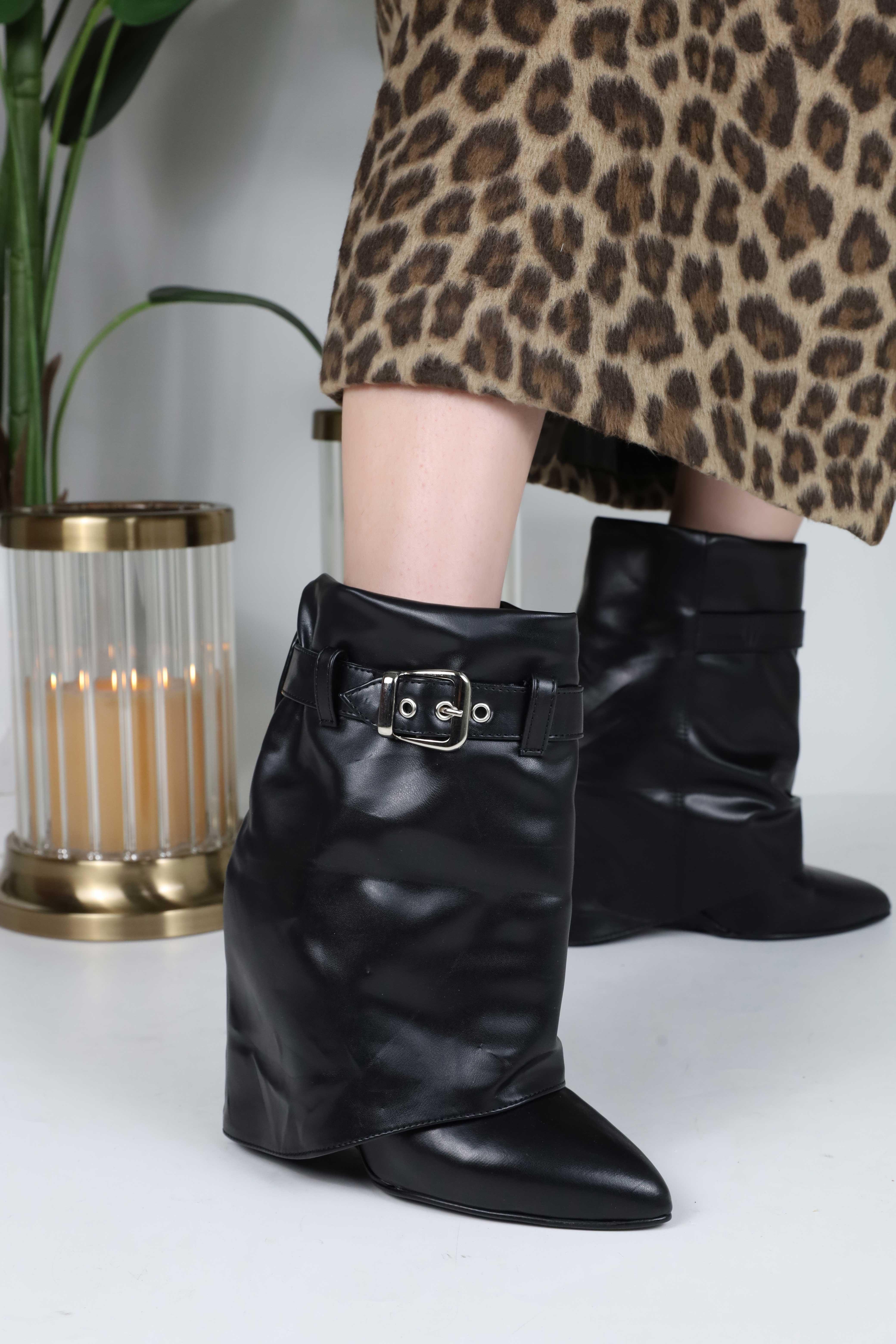 Rosa Siyah Deri Dolgu Topuk Bot