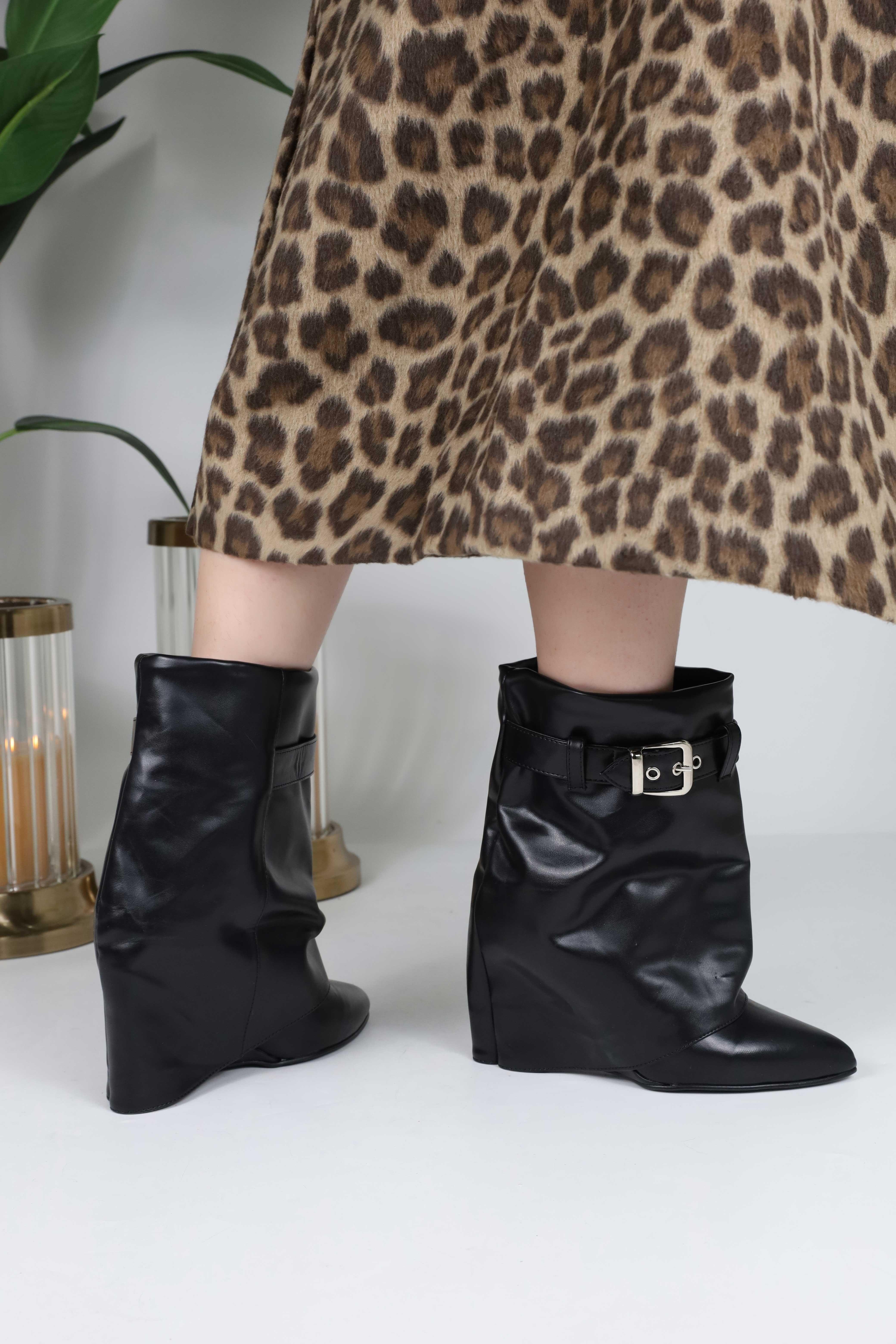 Rosa Siyah Deri Dolgu Topuk Bot