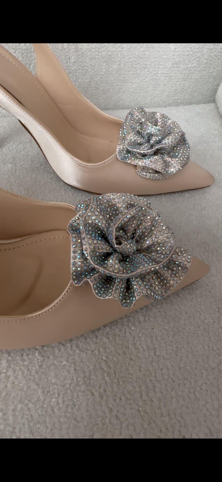 Roses Ten Gül Detaylı Stiletto Sandalet 