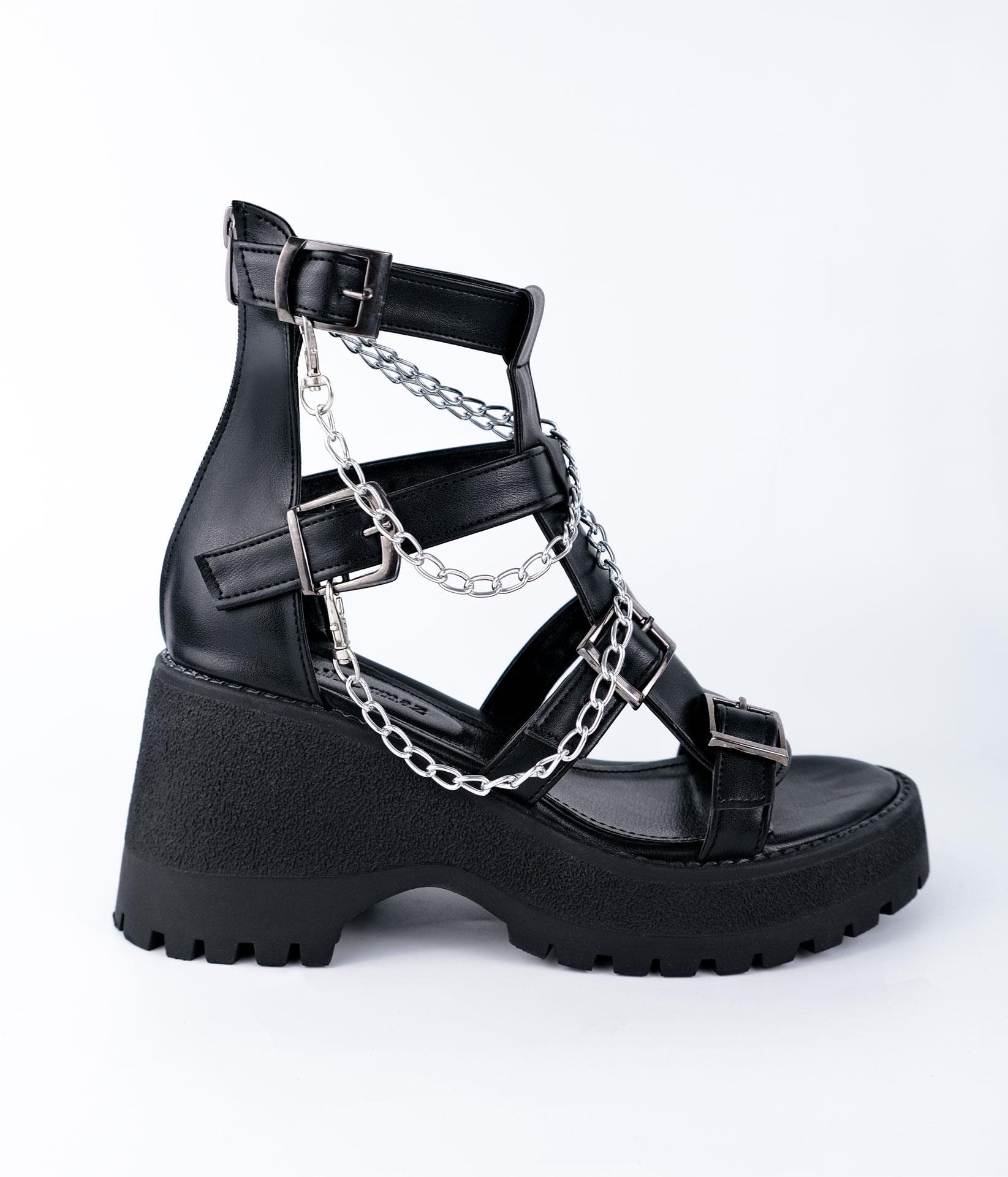 Ryle Siyah Deri Zincir Detaylı Sandalet