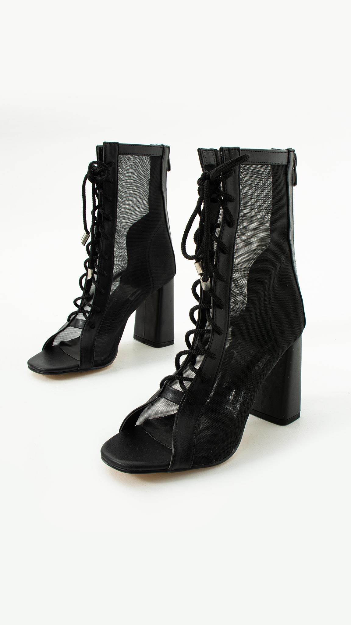 Zeyna Siyah Mat Deri Tül Detaylı Platform Topuk Sandalet   