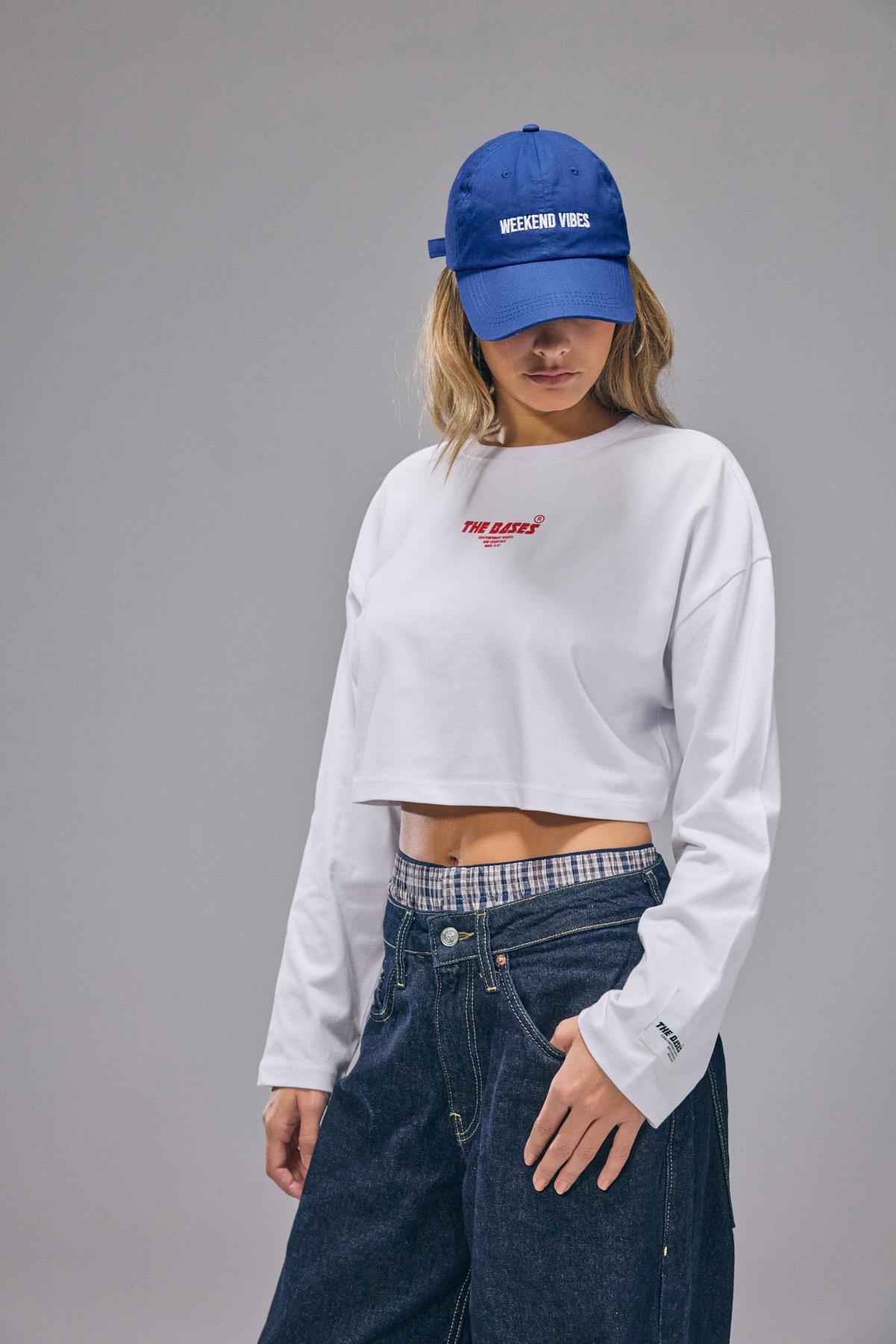Beyaz Oversize Uzun Kollu Baskılı Crop T-Shirt