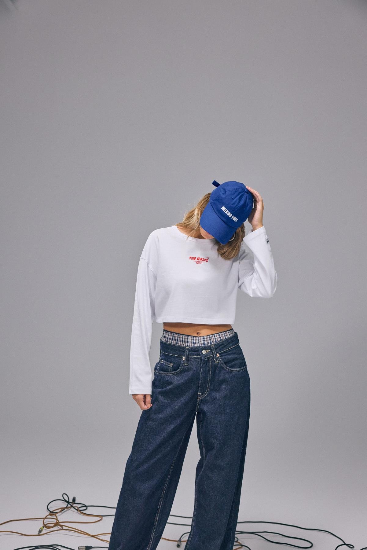 Beyaz Oversize Uzun Kollu Baskılı Crop T-Shirt