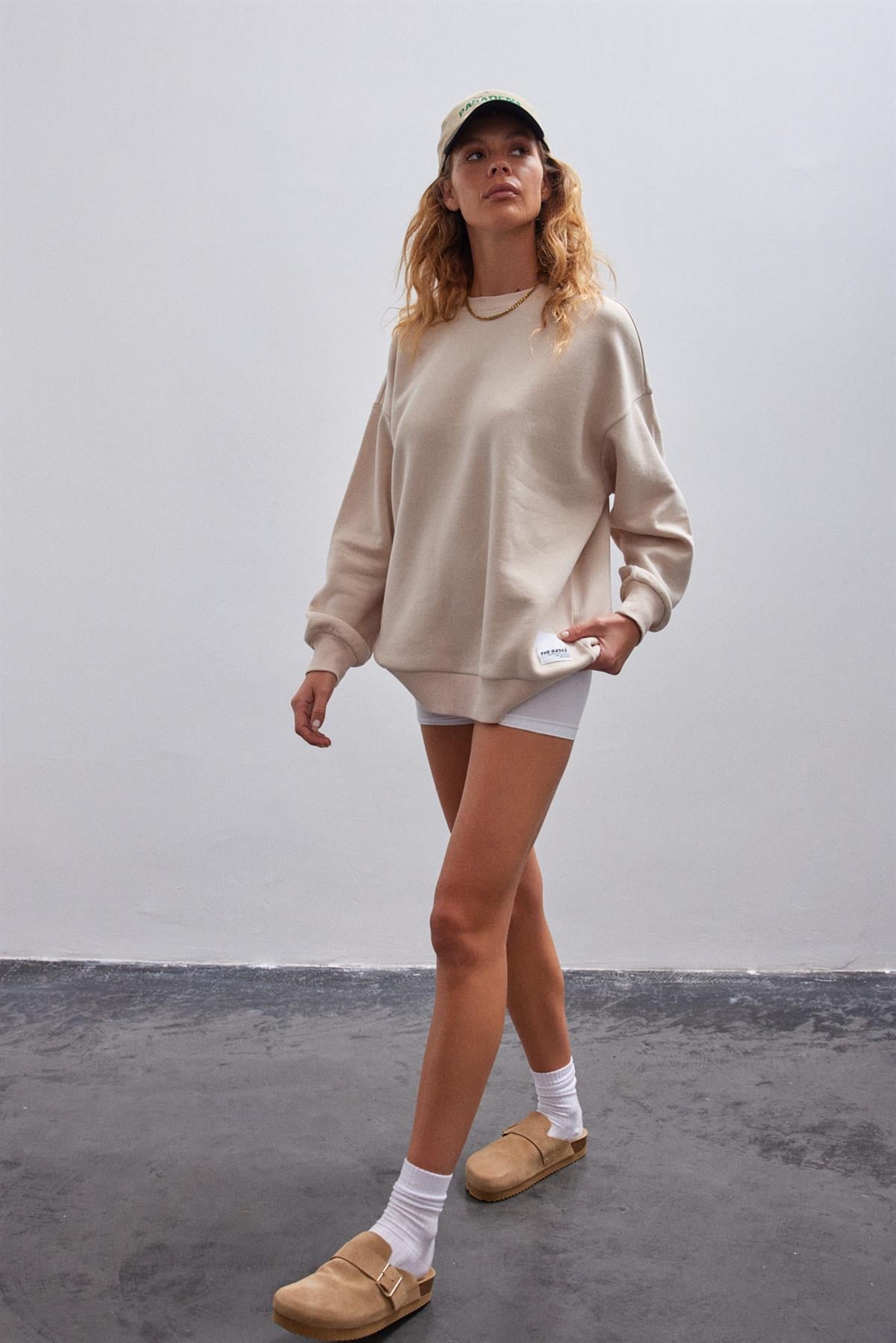 Kadın Bej Basic Bisiklet Yaka Içi Polarlı Oversize Sweatshirt