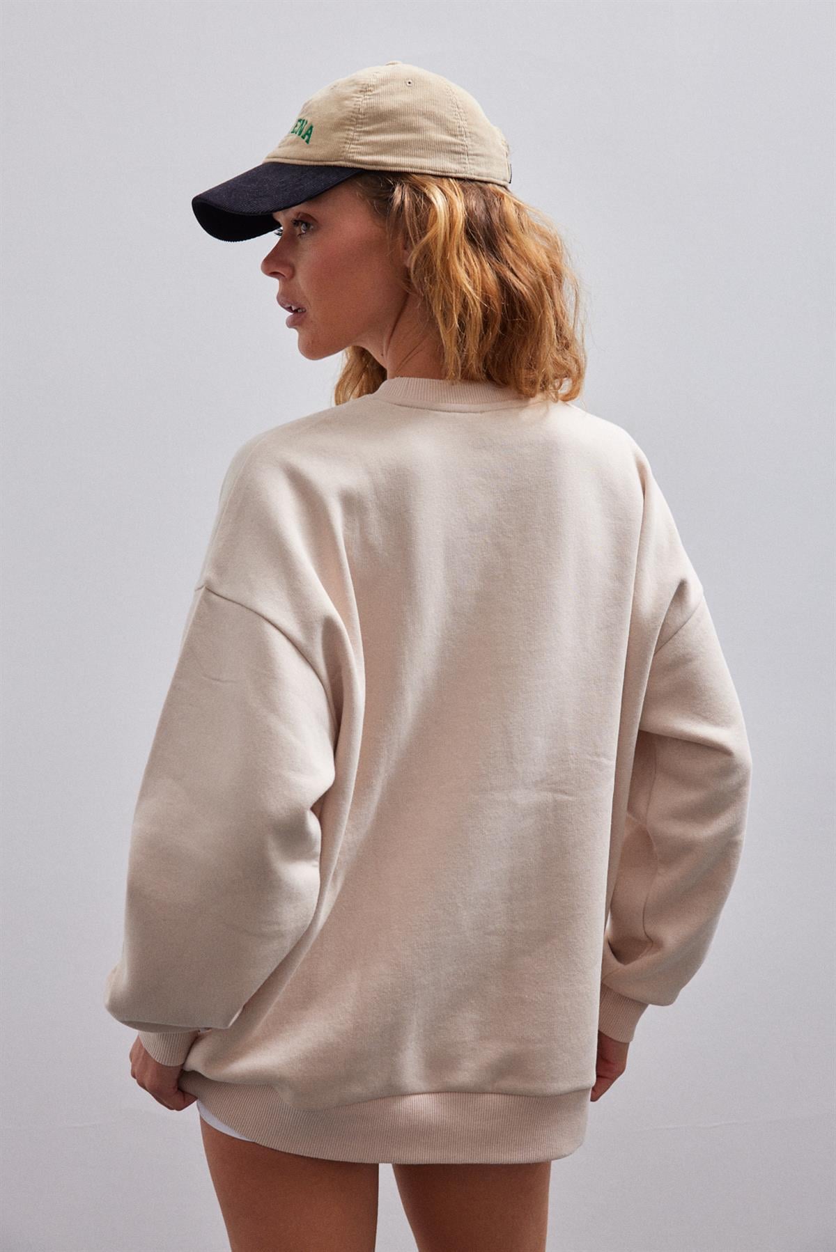 Kadın Bej Basic Bisiklet Yaka Içi Polarlı Oversize Sweatshirt