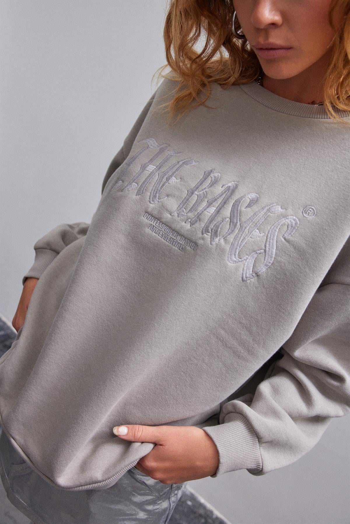 Kadın Vizon Oversize Nakışlı Bisiklet Yaka İçi Polarlı Sweatshirt