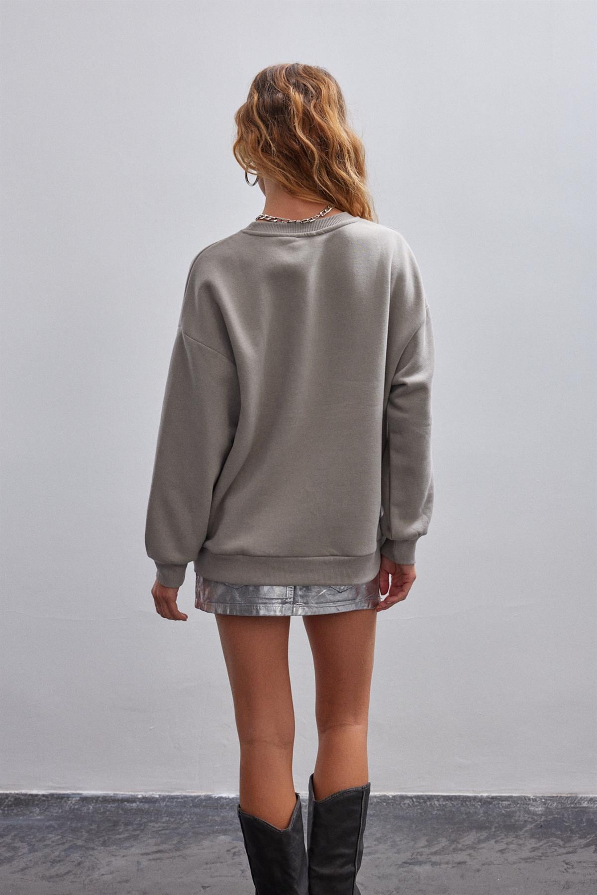 Kadın Vizon Oversize Nakışlı Bisiklet Yaka İçi Polarlı Sweatshirt