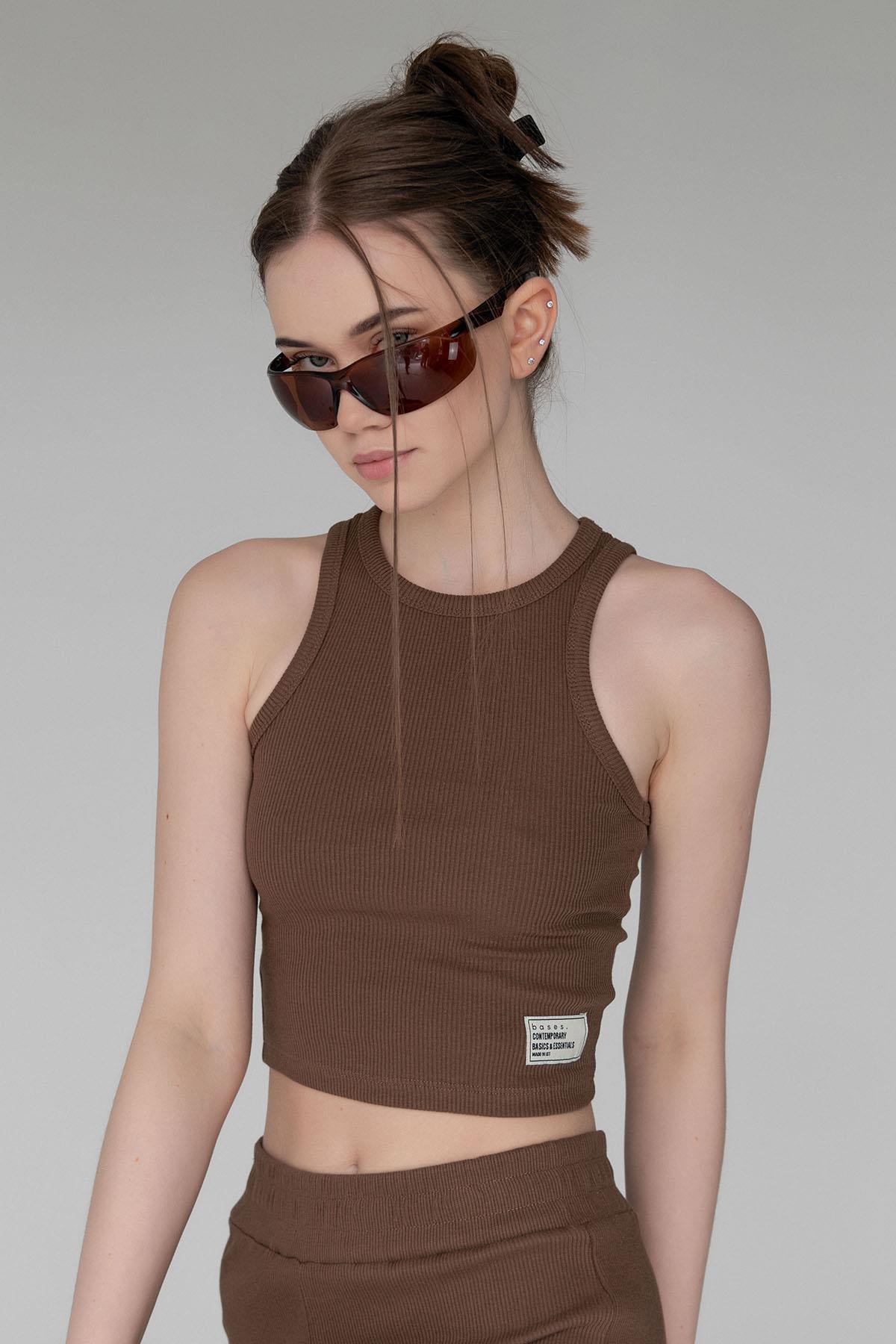 Kahverengi Halter Yaka Fitilli Crop Örme Atlet