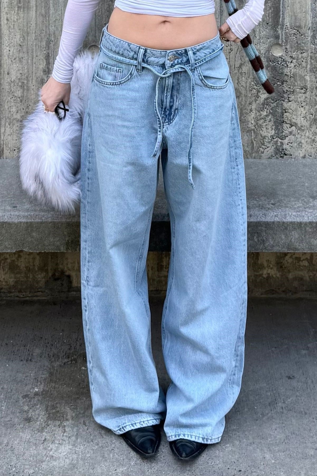 Mavi Bağcık Detaylı Geniş Paça Jean