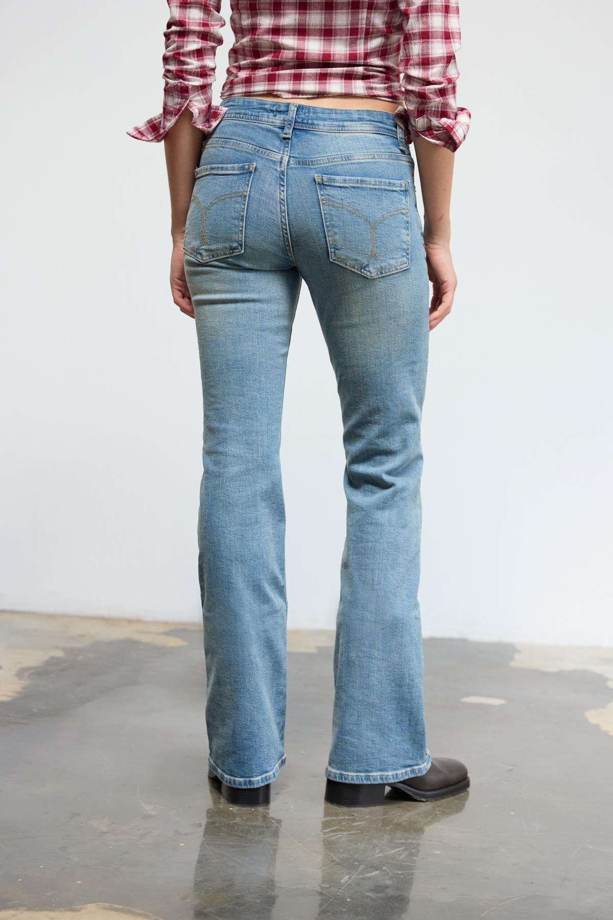 Mavi Bootcut İspanyol Paça Düşük Bel Jean
