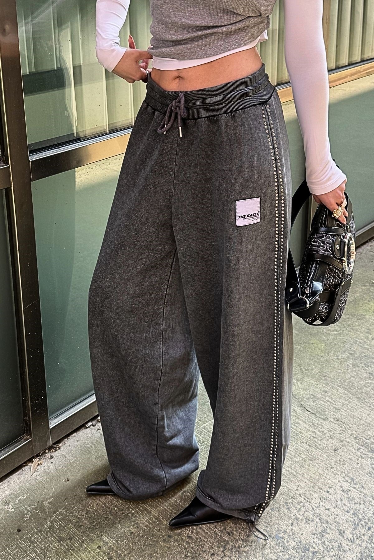 Metal Taşlı Soluk Efektli Antrasit Baggy Eşofman Altı