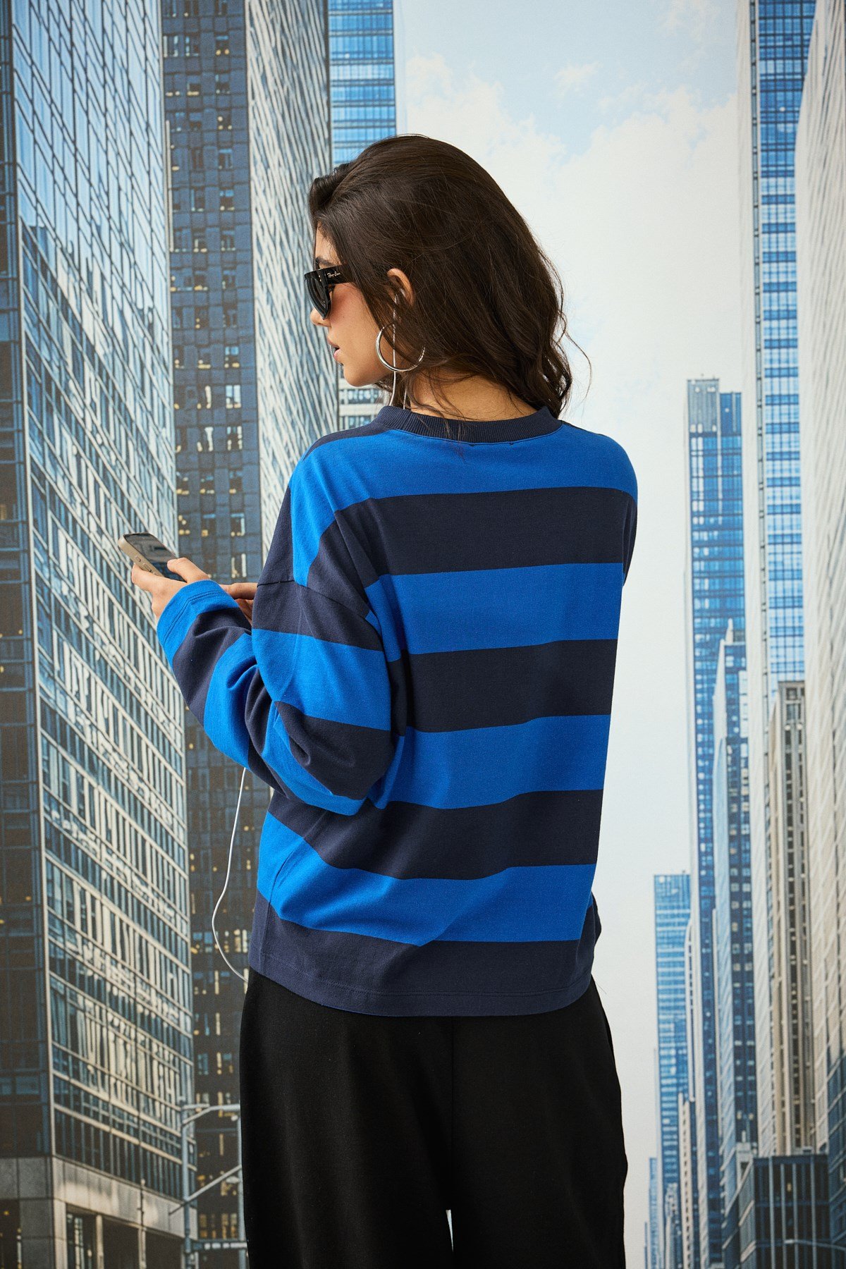 Saks Lacivert Çizgili Oversize Uzun Kol T-shirt