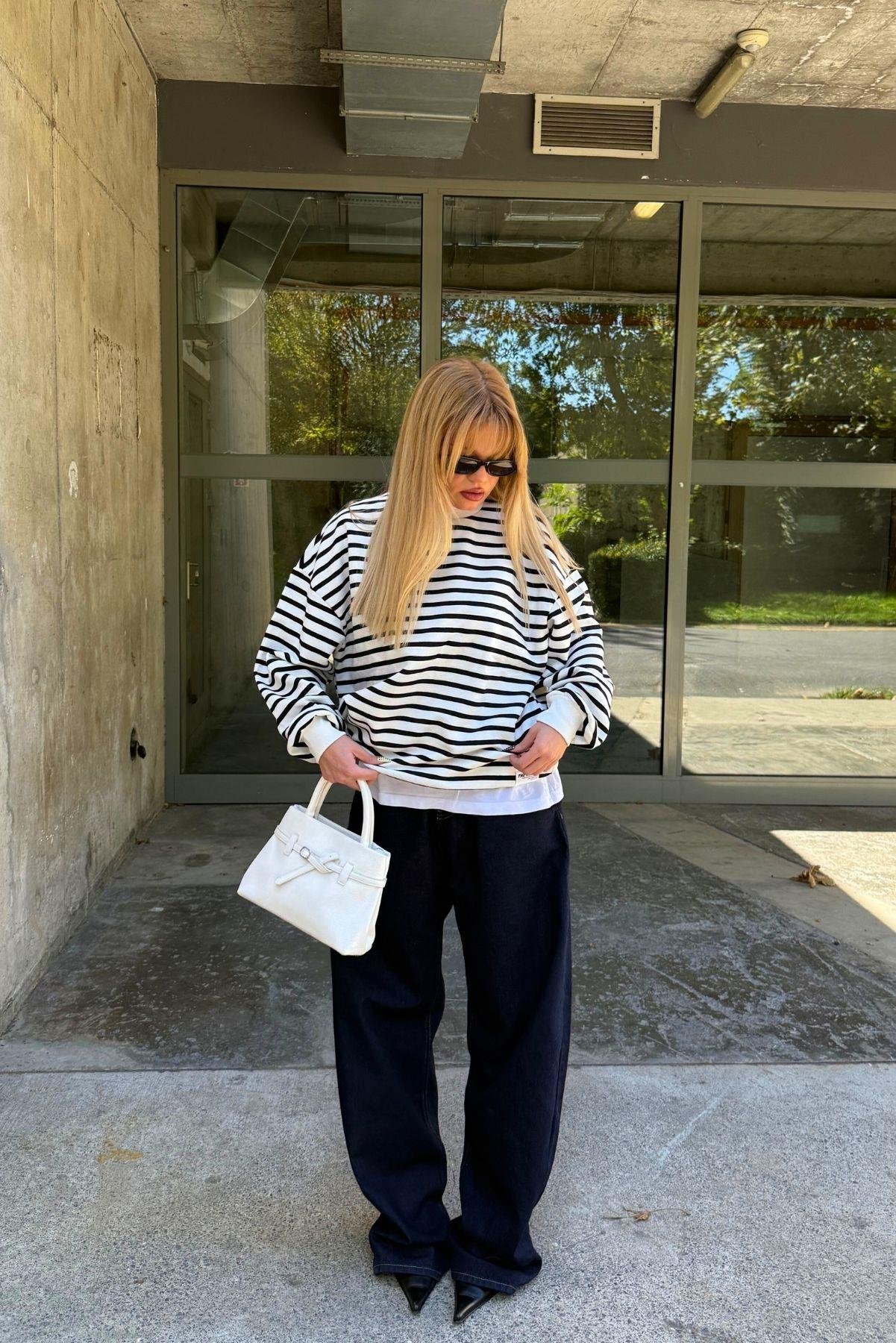 Siyah Çizgili Basic Bisiklet Yaka Içi Polarlı Oversize Sweatshirt