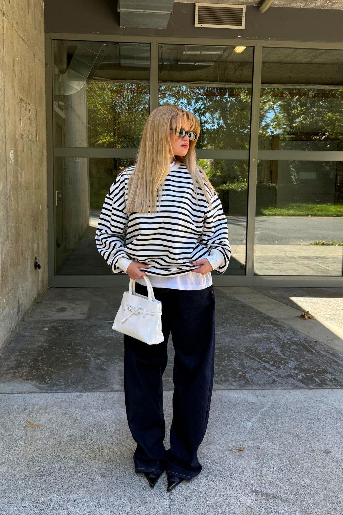 Siyah Çizgili Basic Bisiklet Yaka Içi Polarlı Oversize Sweatshirt