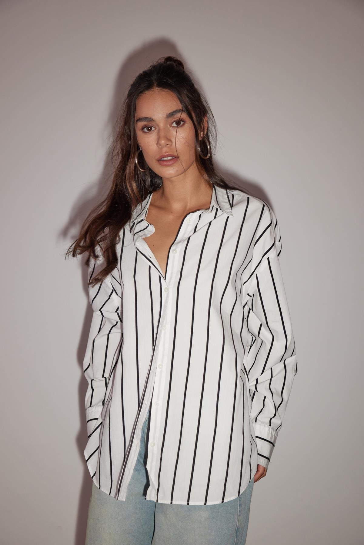 Siyah Çizgili Oversize Çizgili Poplin Gömlek