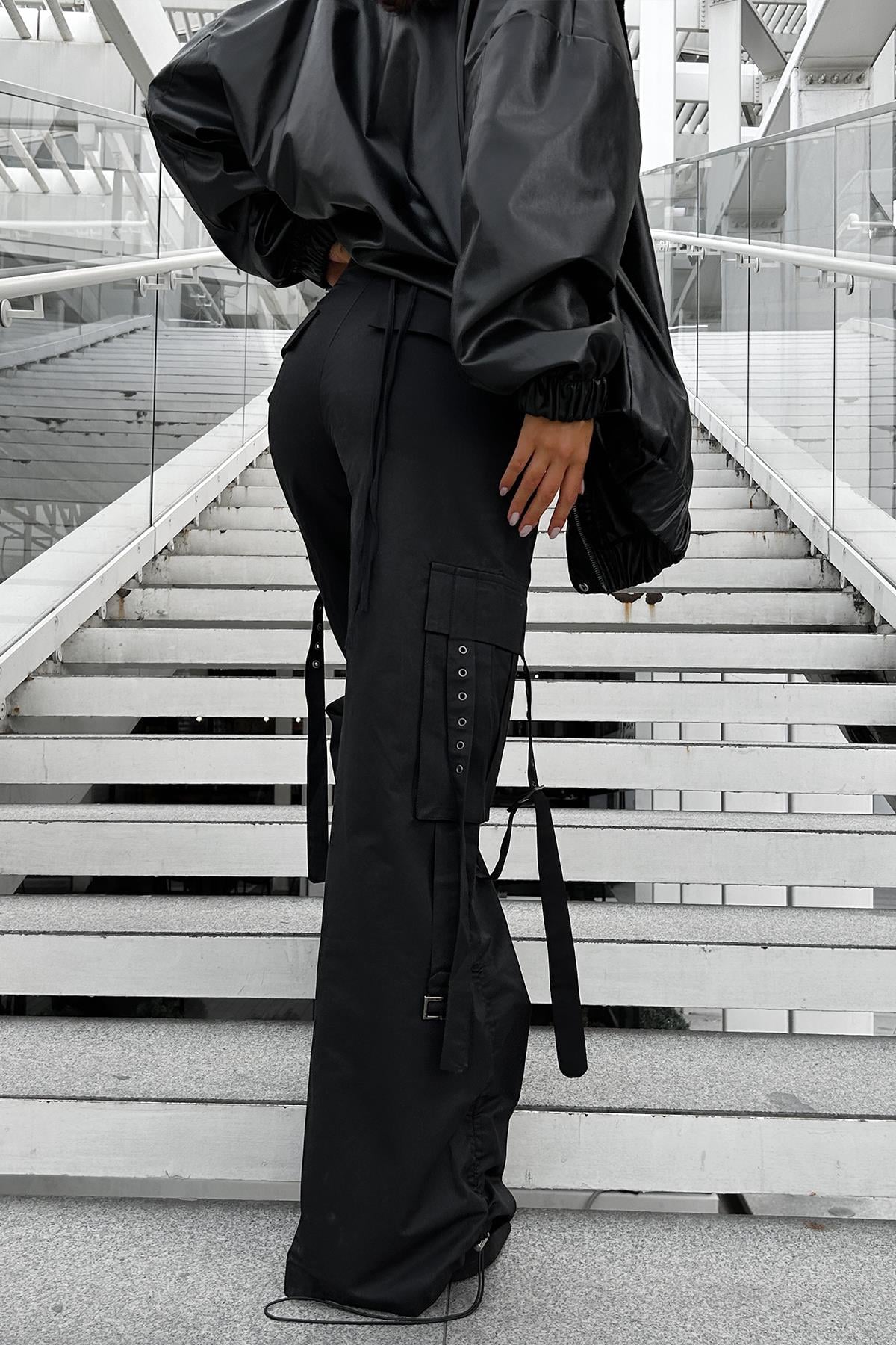 Siyah Kargo Cepli Kuşaklı Wide Leg Kumaş Kargo Pantolon