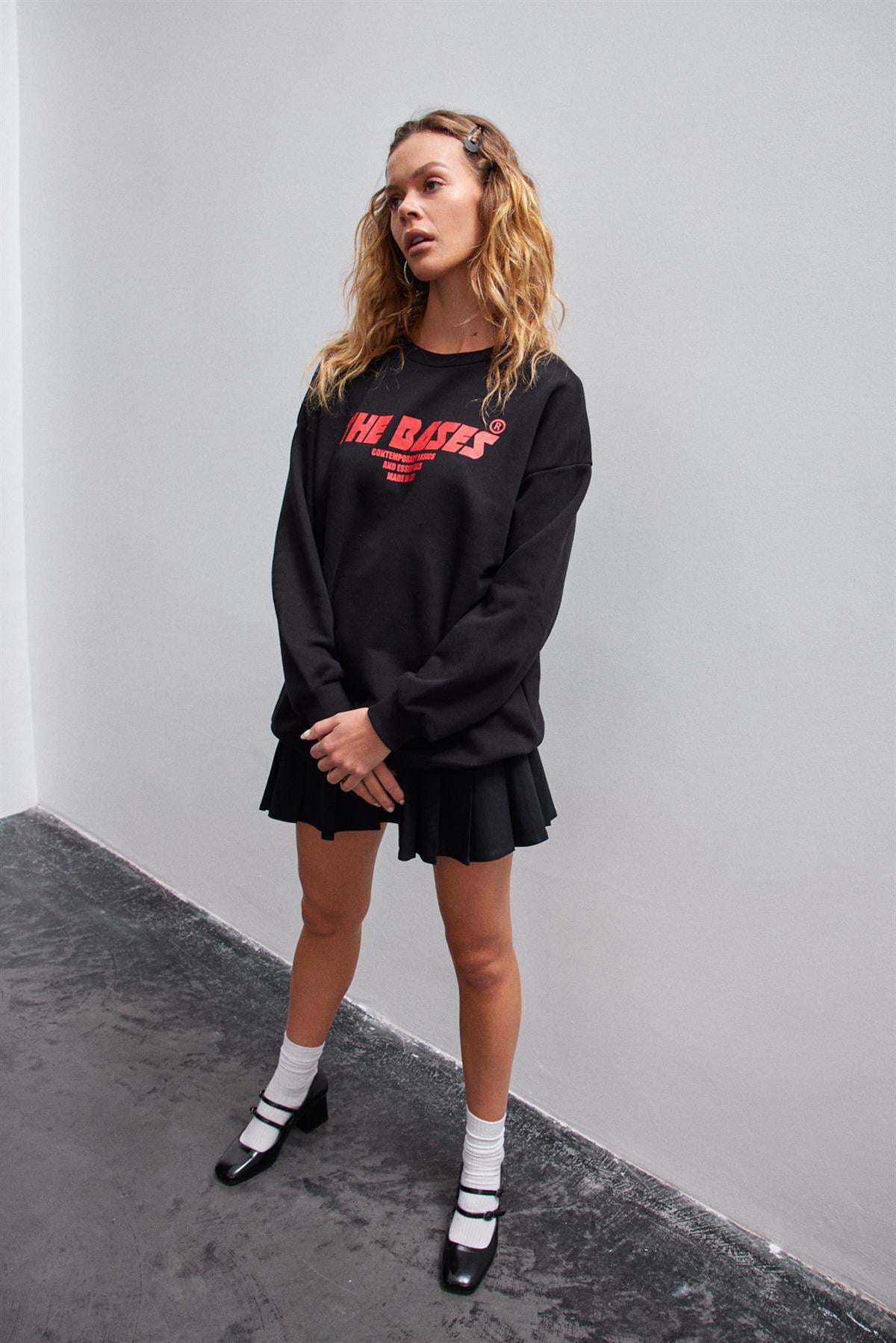 Siyah Kırmızı Baskılı Bisiklet Yaka Içi Polarlı Oversize Sweatshirt