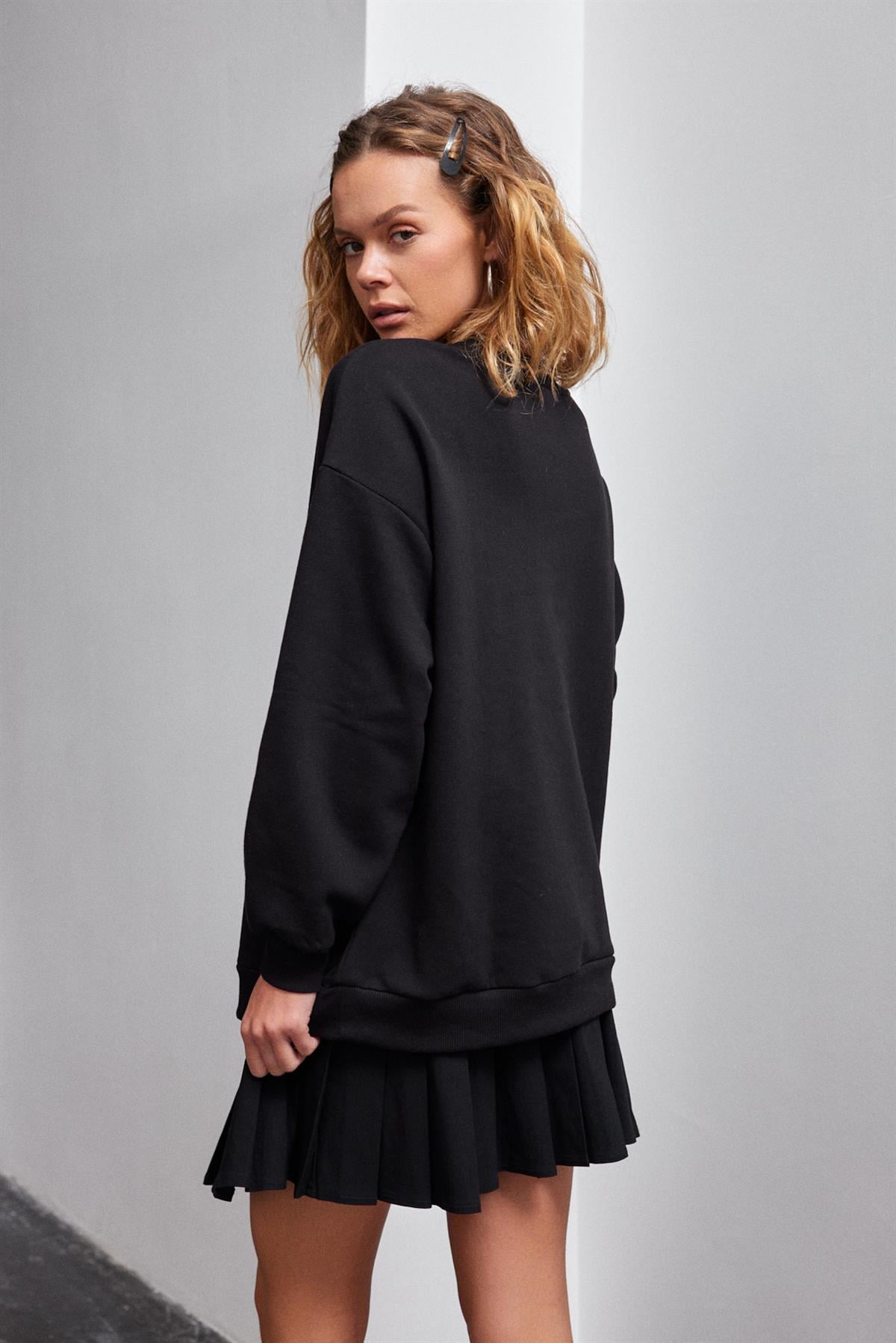 Siyah Kırmızı Baskılı Bisiklet Yaka Içi Polarlı Oversize Sweatshirt