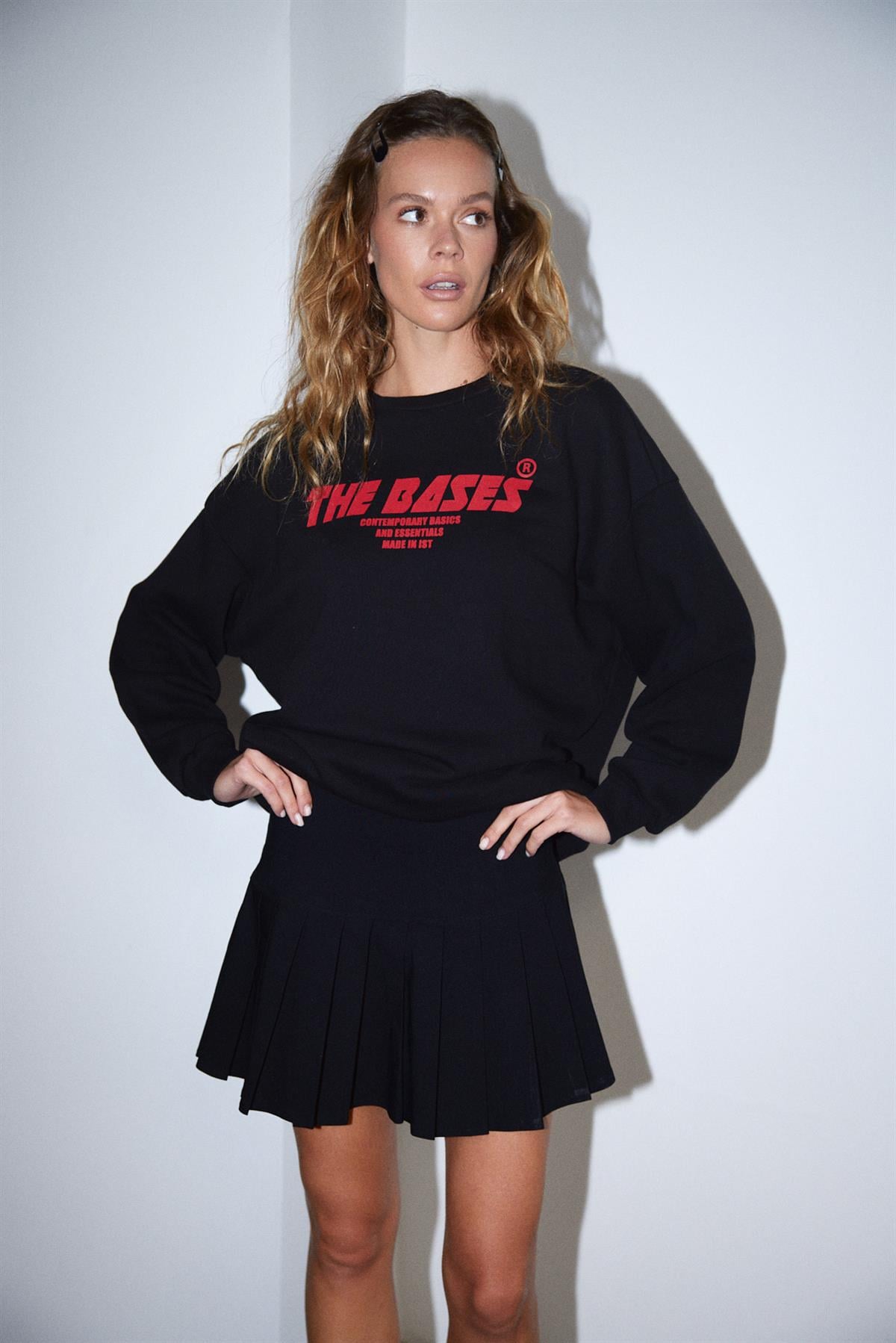 Siyah Kırmızı Baskılı Bisiklet Yaka Içi Polarlı Oversize Sweatshirt