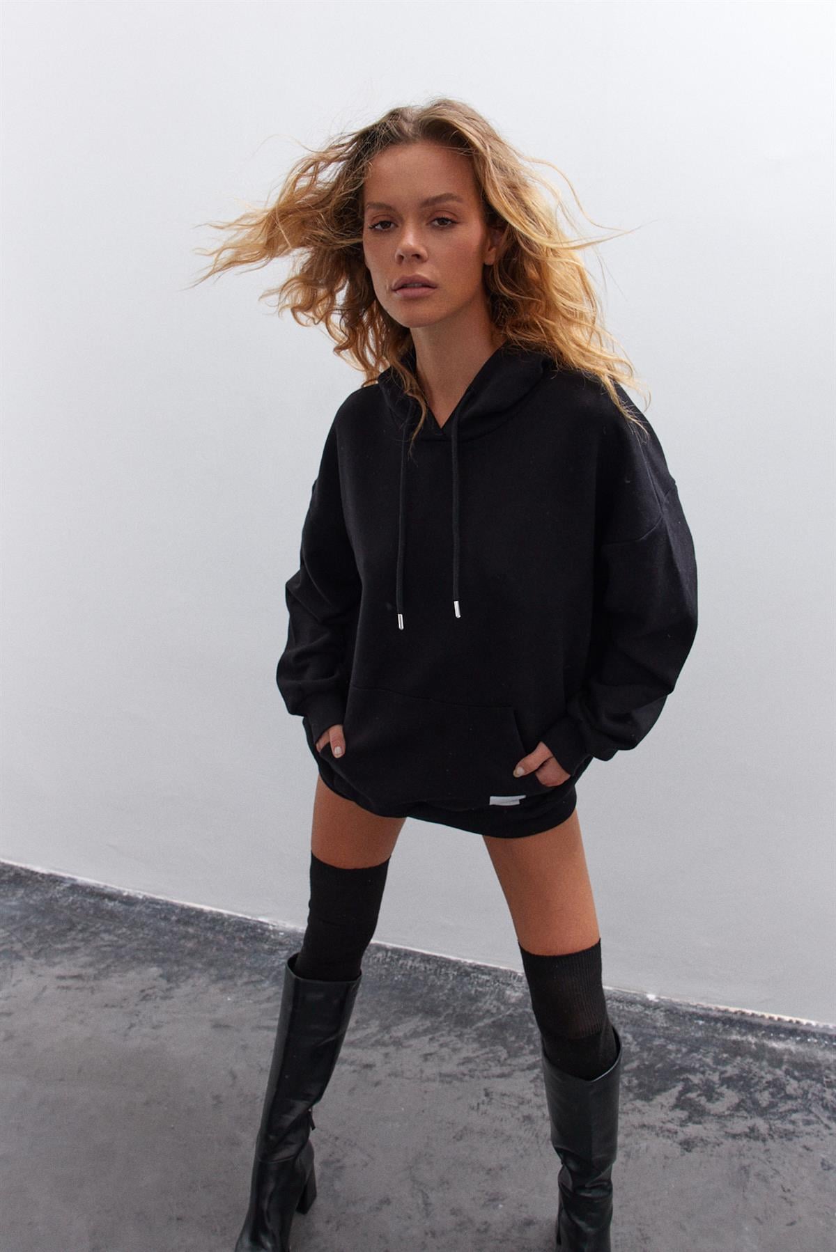 Siyah Oversize İçi Polarli Kapüşonlu Sweatshirt