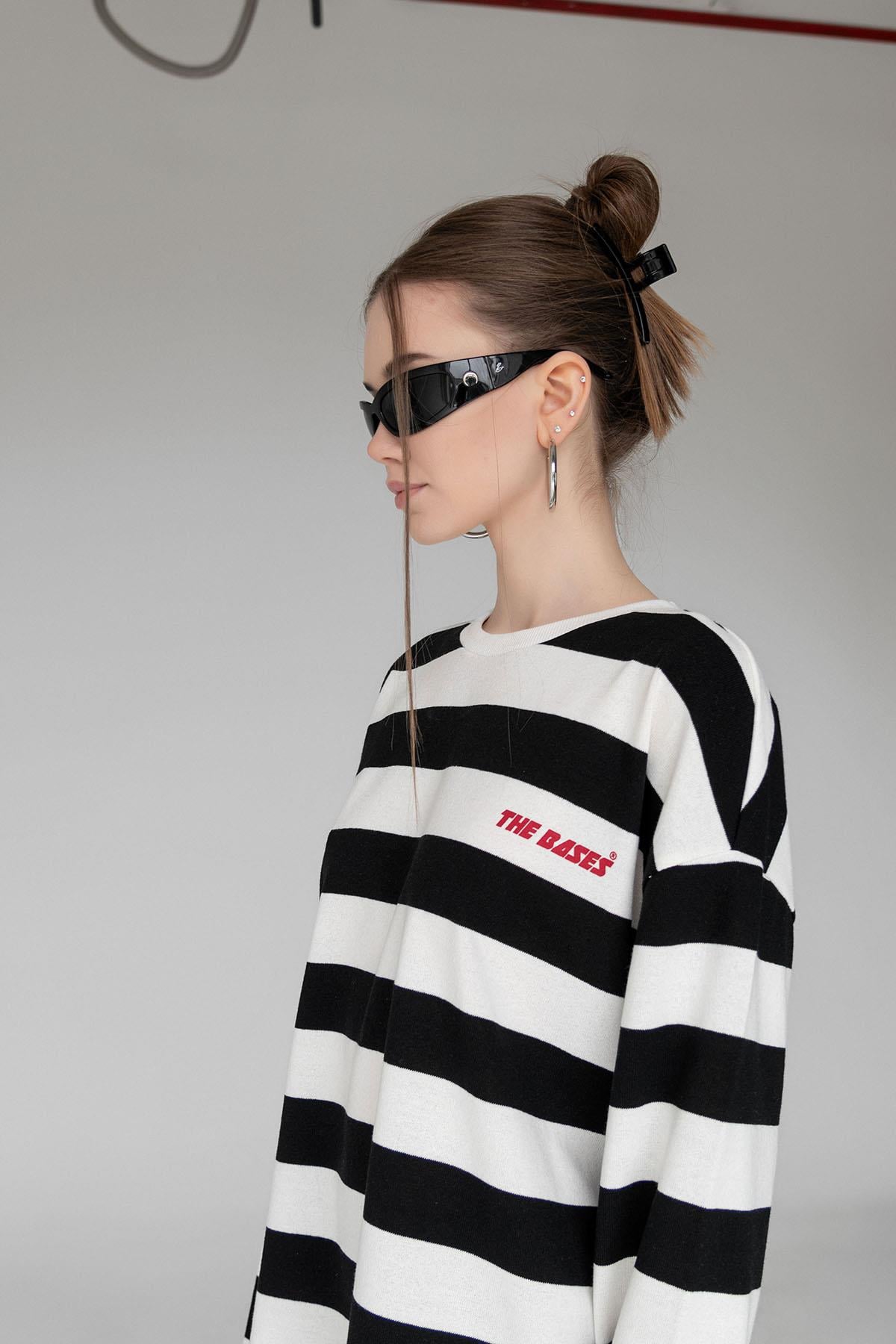 Uzun Kol Oversize Siyah Kalın Çizgili BASKILI T-Shirt
