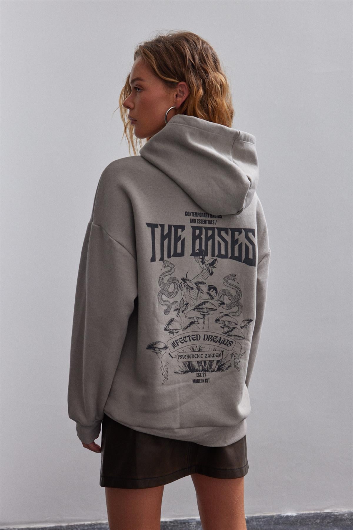 Vizon Sırtı Baskılı Oversize Kapüşonlu Içi Polarli Sweatshirt