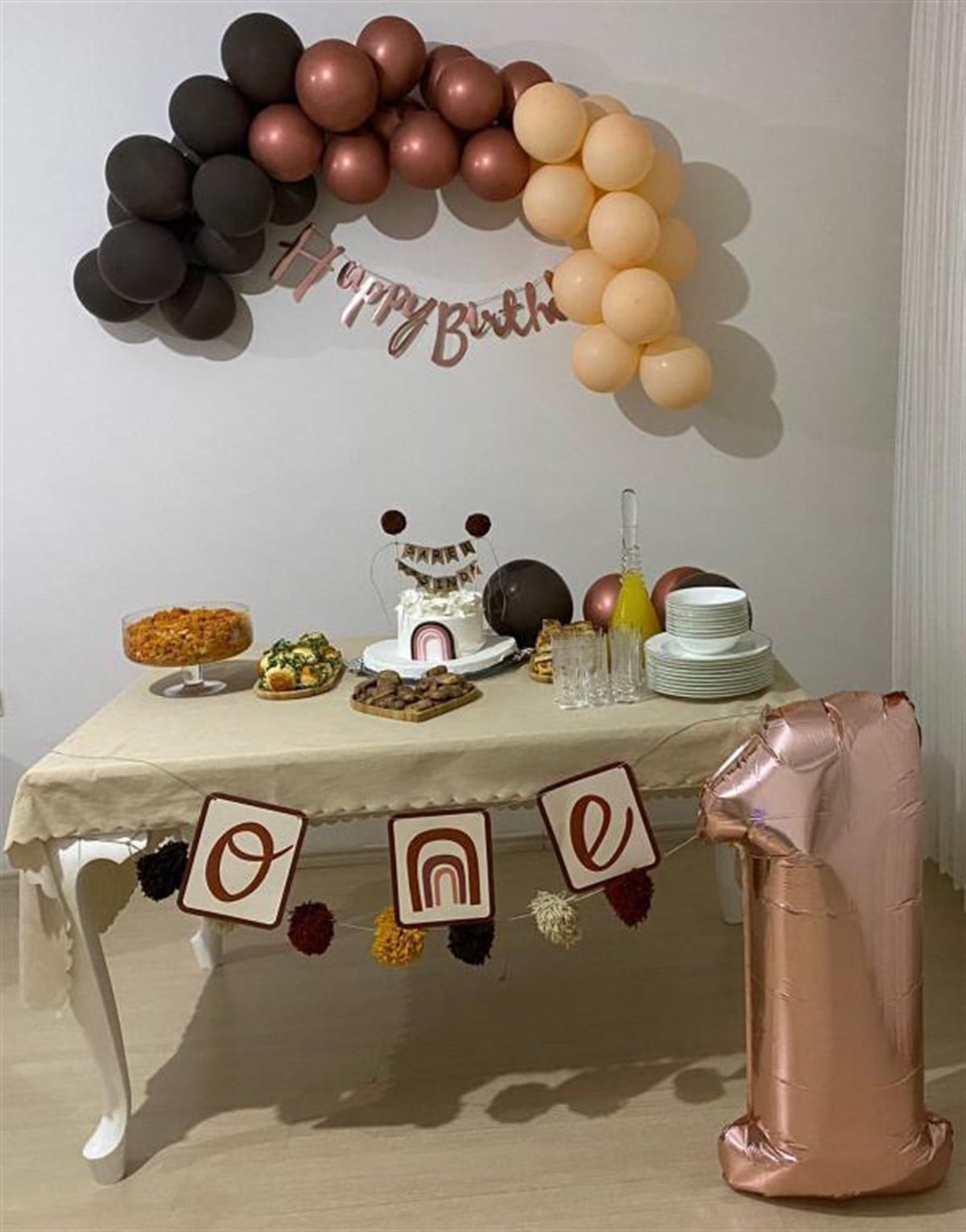 Bir yaş kahveli ponponlu set
