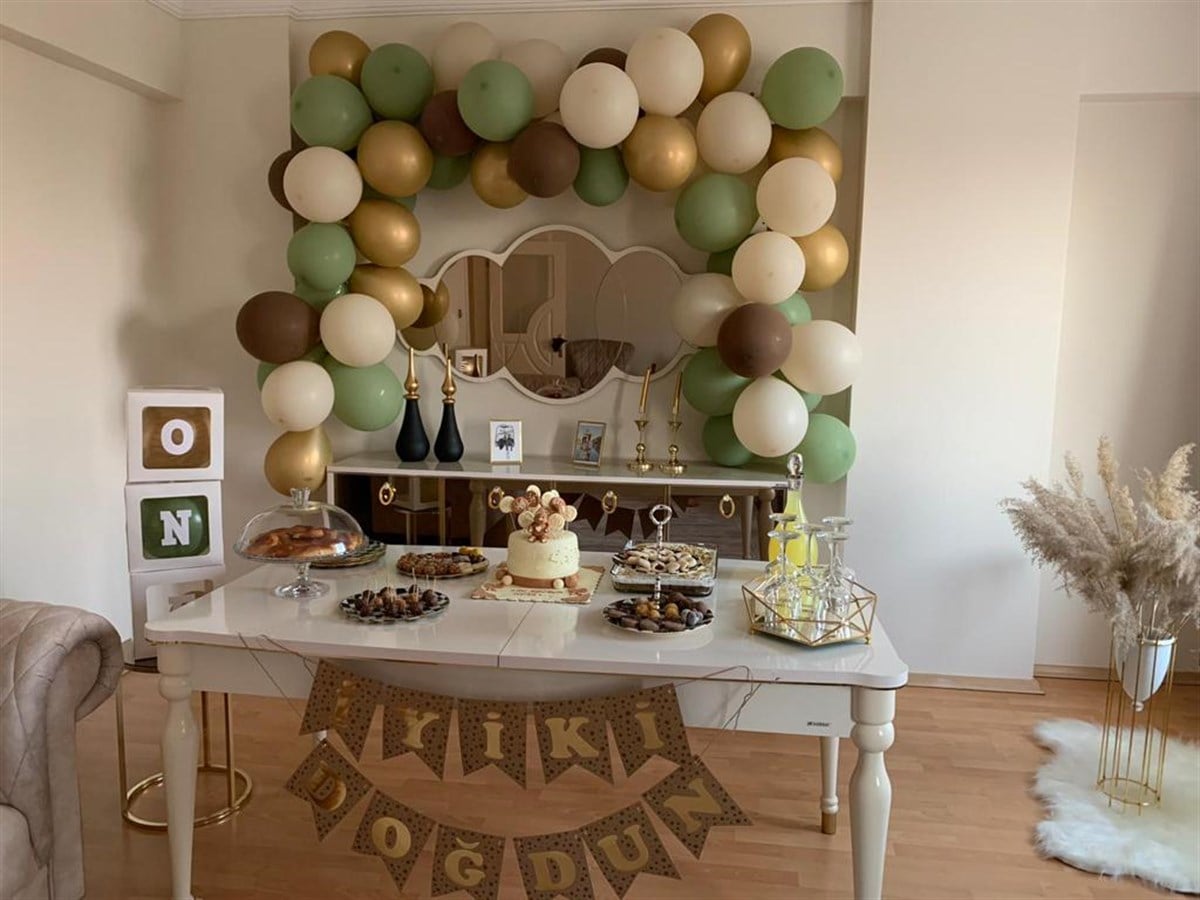 Doğumgünü seti - 100 Balon, Flama ve One kutu seti