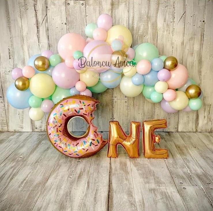 Donutlı Bir Yaş Seti