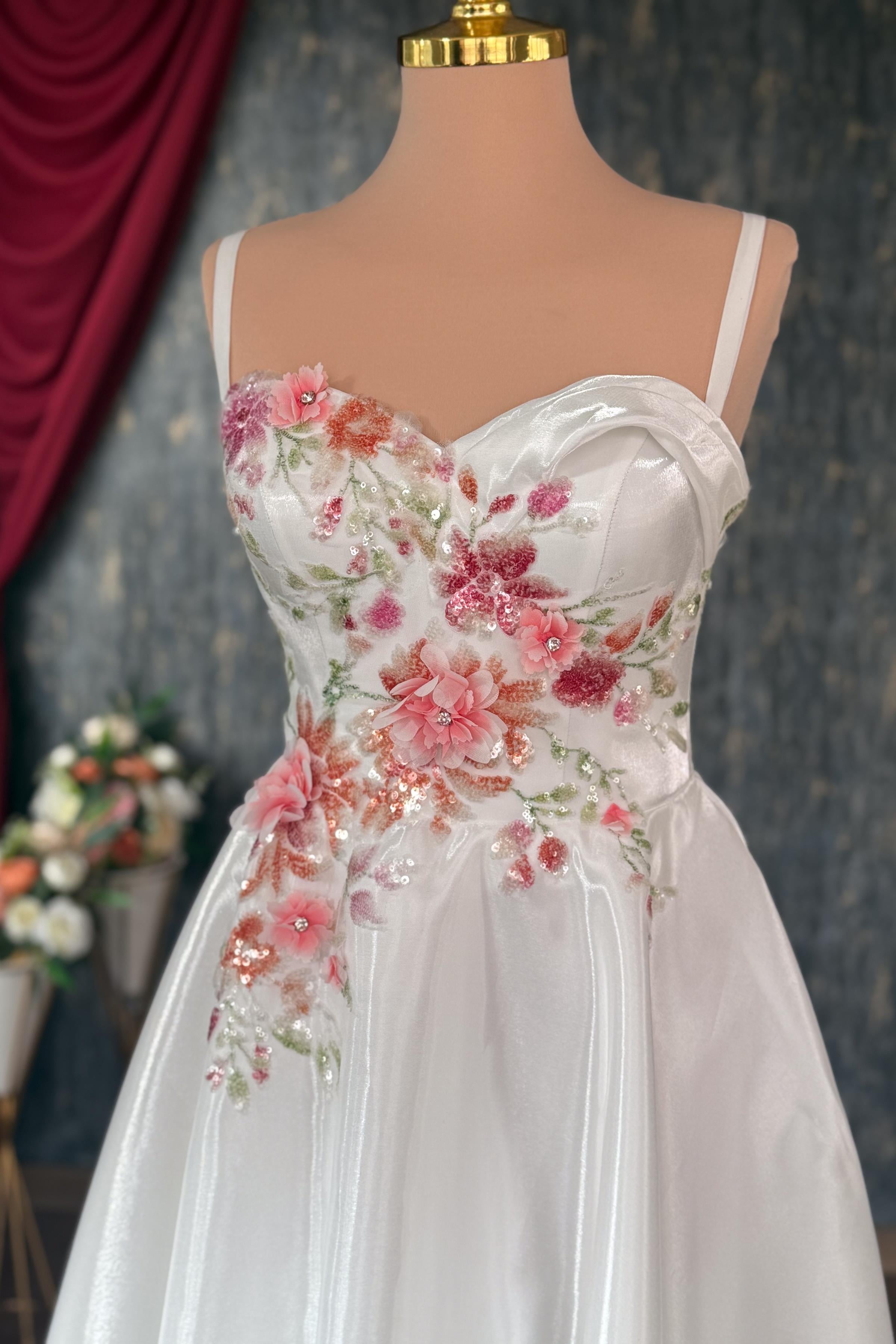 Beyaz Boyutlu Dantel Kaplama Midi Boy Lizbon Saten Abiye ve Nikah Elbisesi