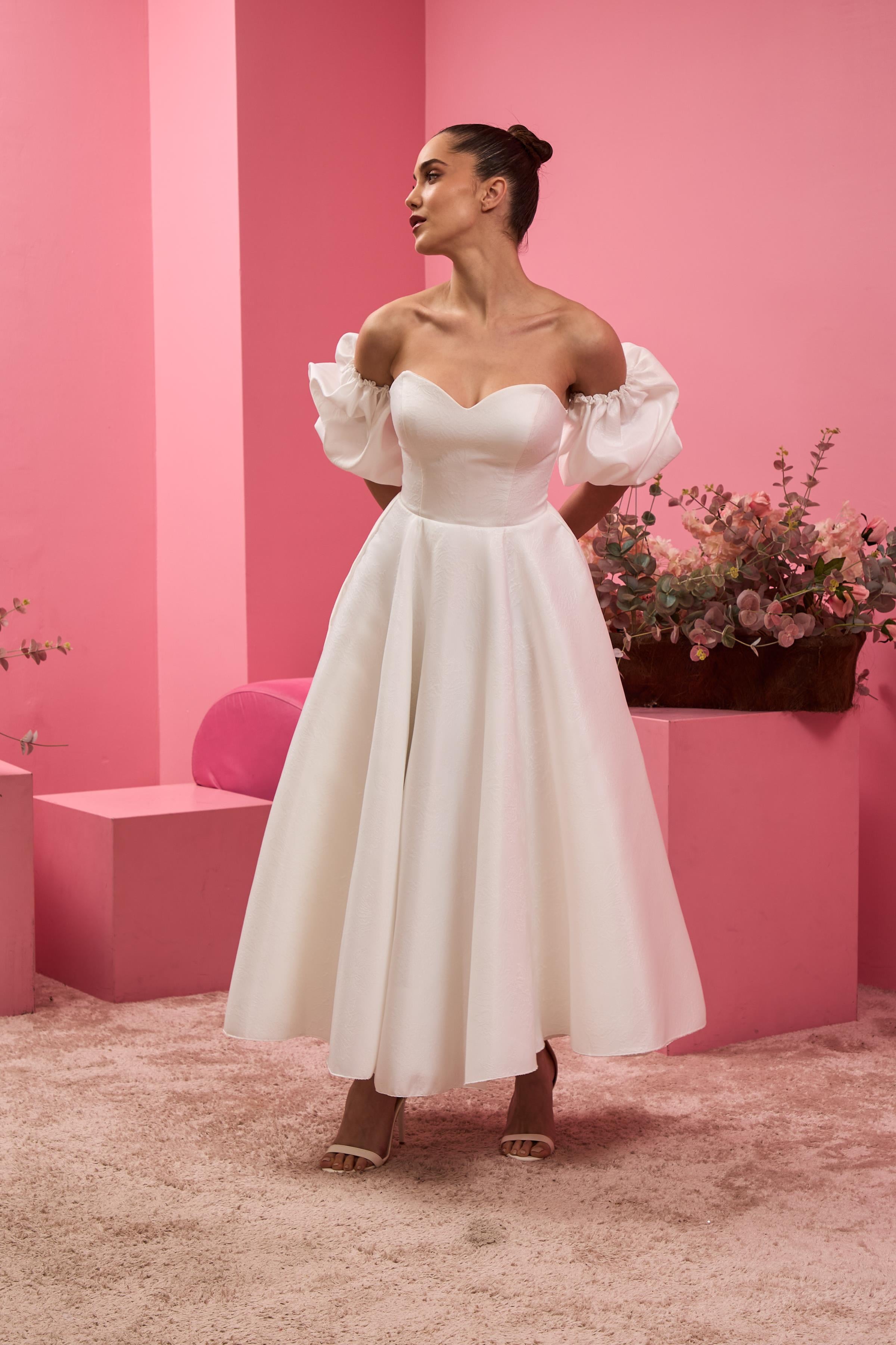 Beyaz Brokar Kumaş Midi Boy Abiye ve Nikah Elbisesi