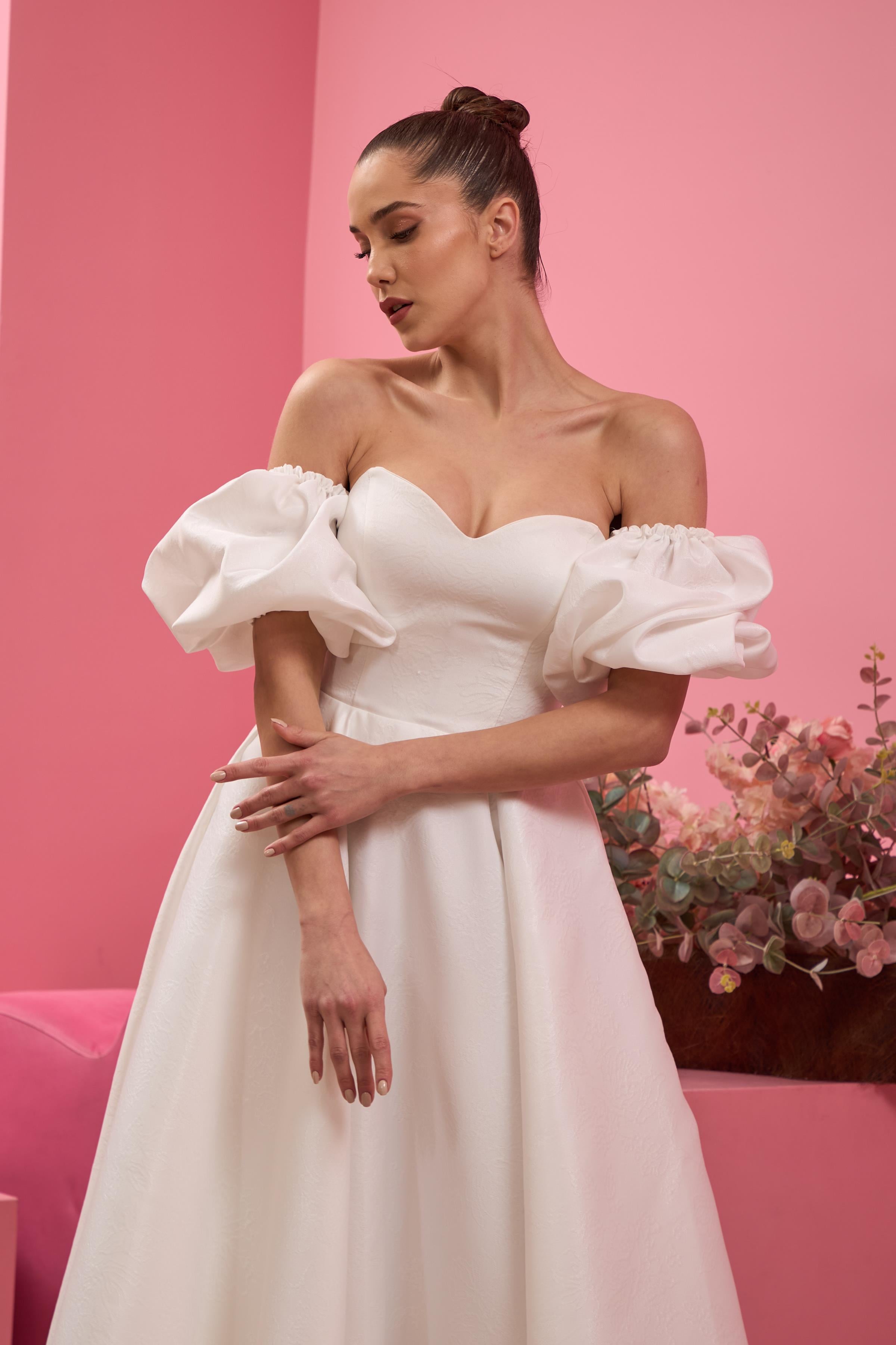 Beyaz Brokar Kumaş Midi Boy Abiye ve Nikah Elbisesi