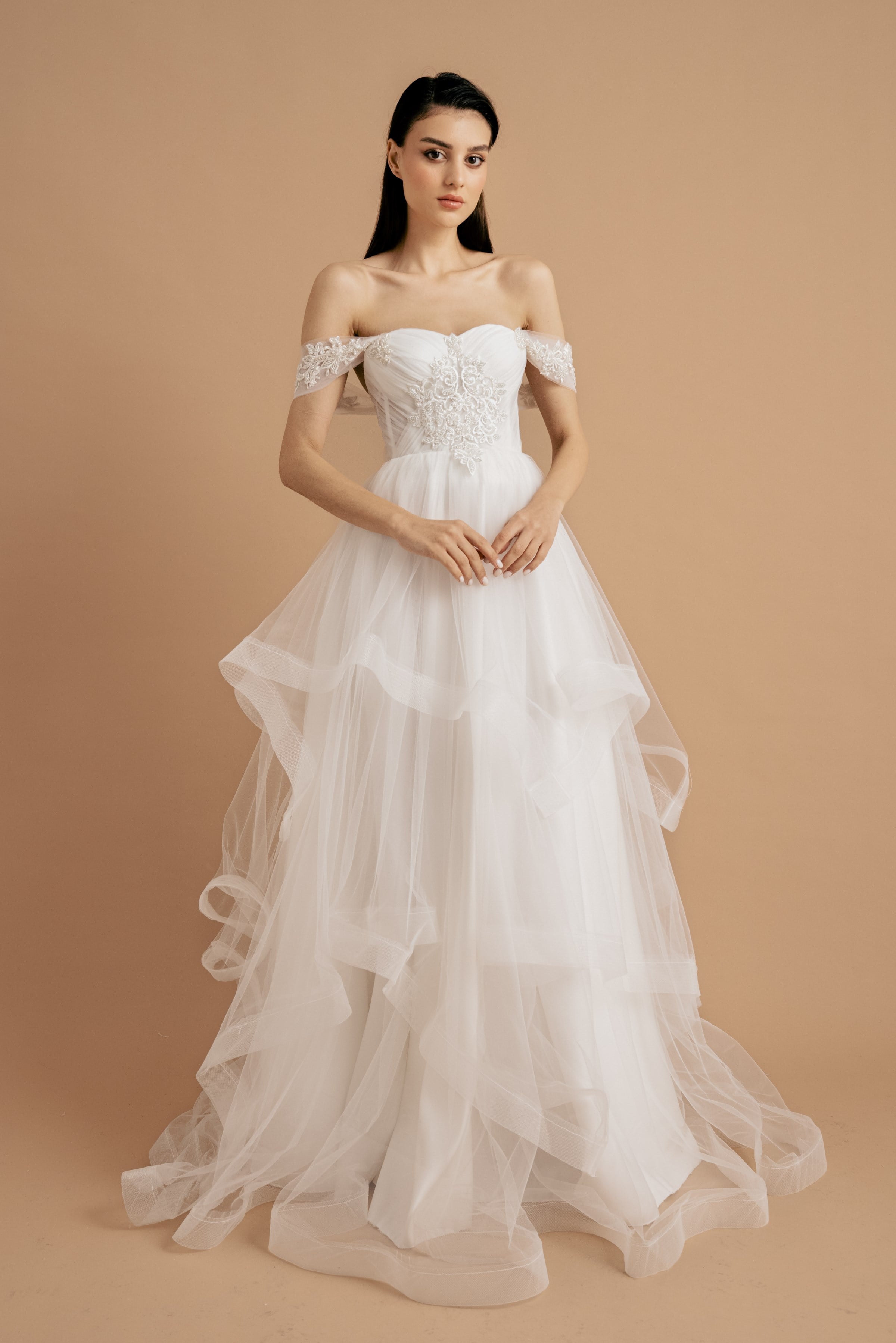 Beyaz Gren Etekli Drapeli ve İşlemeli Dantel Detaylı Tül Abiye ve Nikah Elbisesi