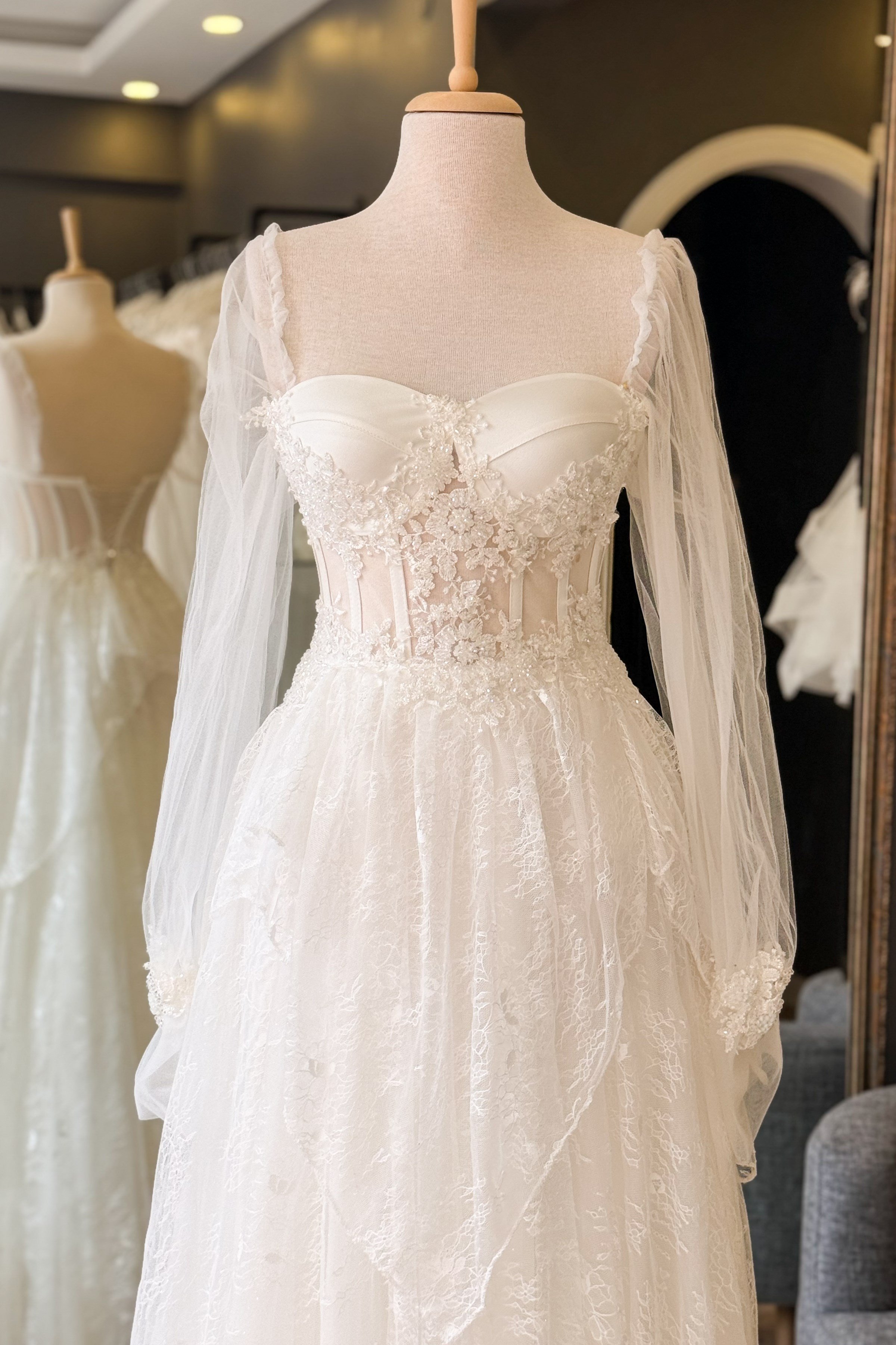 Beyaz Simli Lez Dantel Etekli ve İşlemeli Dantel Detaylı Abiye ve Nikah Elbisesi